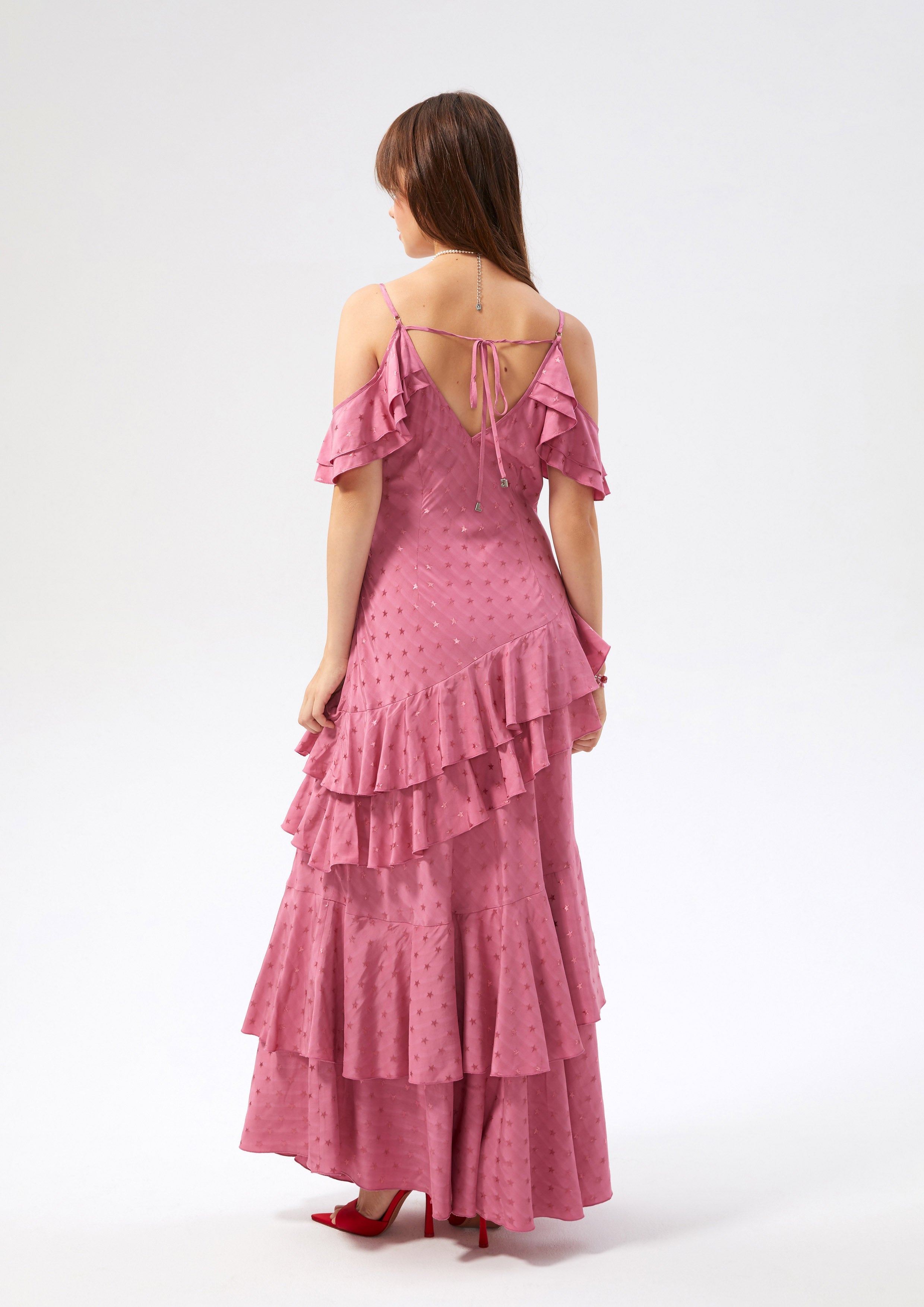 เดรสยาวเปิดไหล่ตกแต่งระบาย คอลเลกชัน Neon Dreams