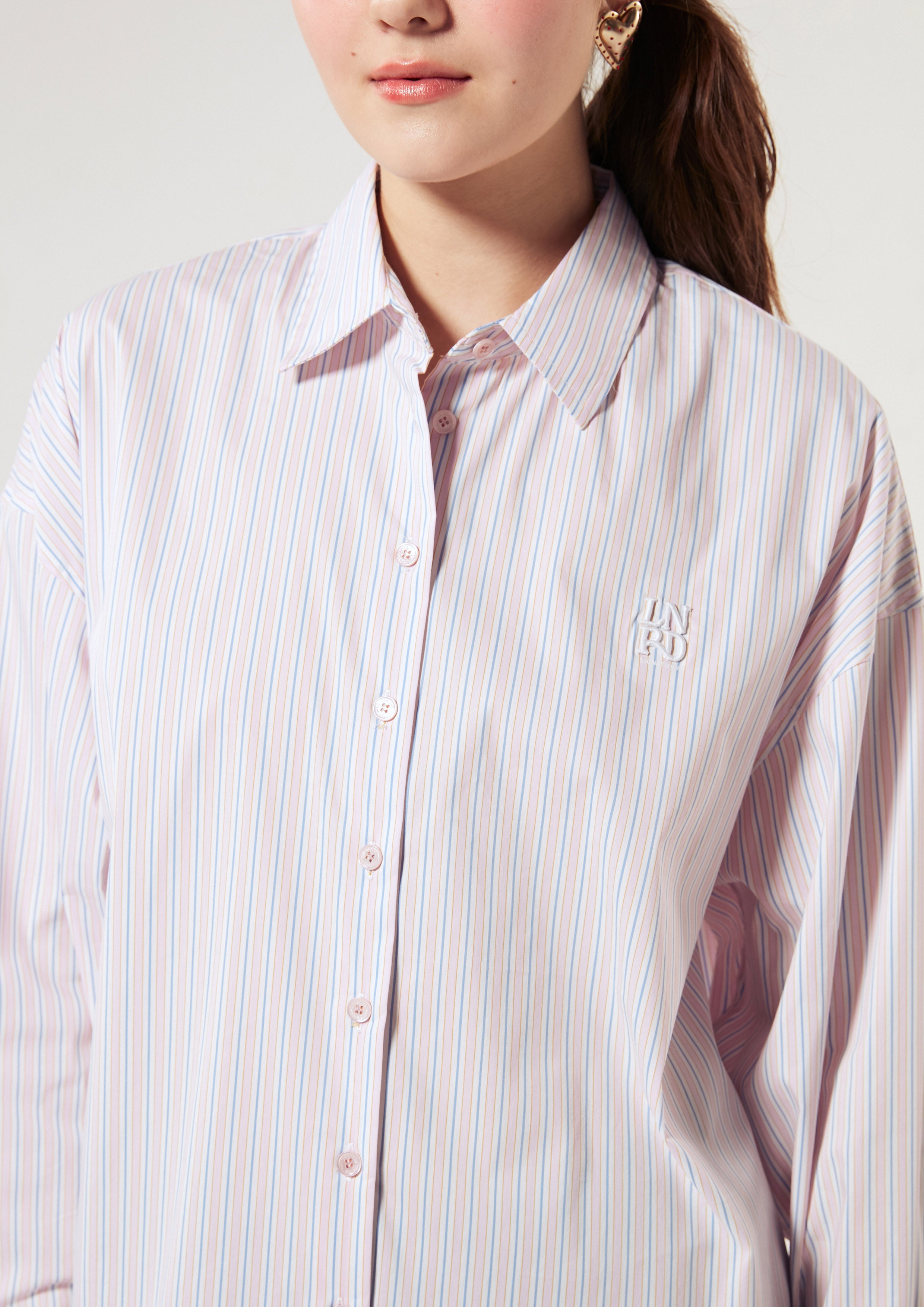 เสื้อเชิ้ตลายทาง ปักโลโก้ คอลเลกชัน LNRD Signature