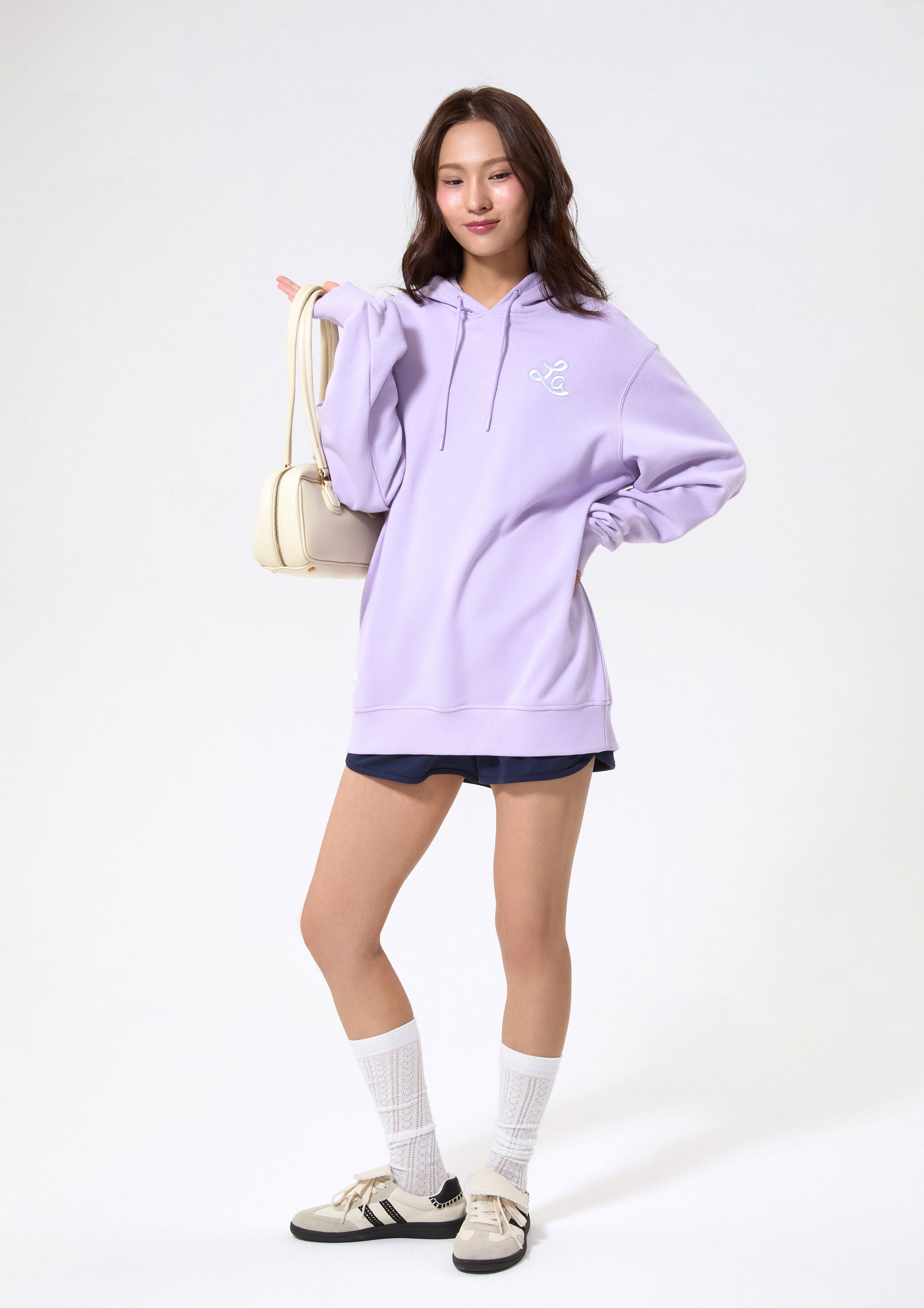 เสื้อพูลโอเวอร์แต่งฮู้ดปักโลโก้ คอลเลกชัน LA x New Era