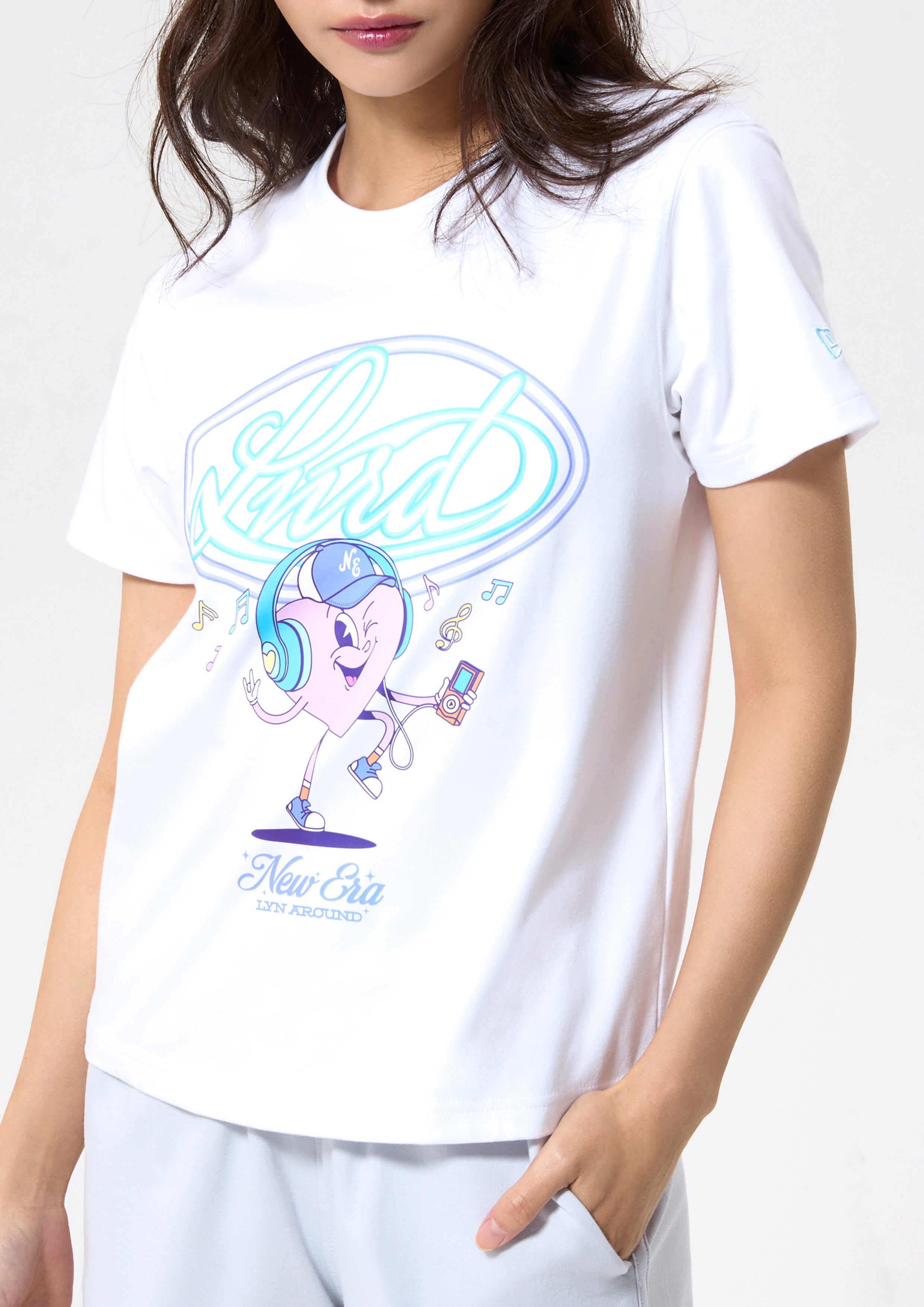 เสื้อยืดแขนสั้นพิมพ์ลายโลโก้นีออน คอลเลกชัน LA x New Era