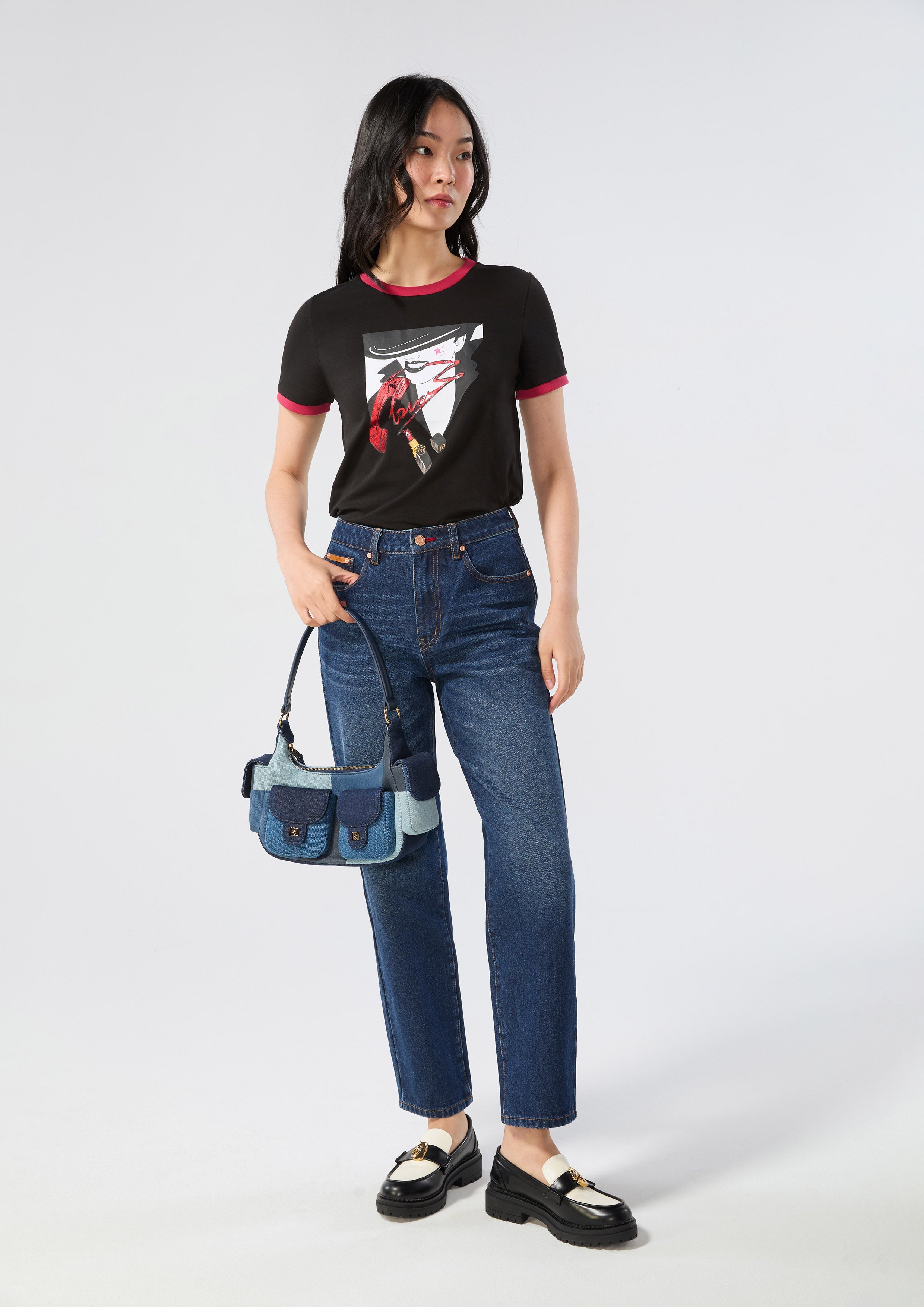 เสื้อยืดแขนสั้นพิมพ์ลายทรงสลิมฟิต คอลเลกชัน Like a Virgin