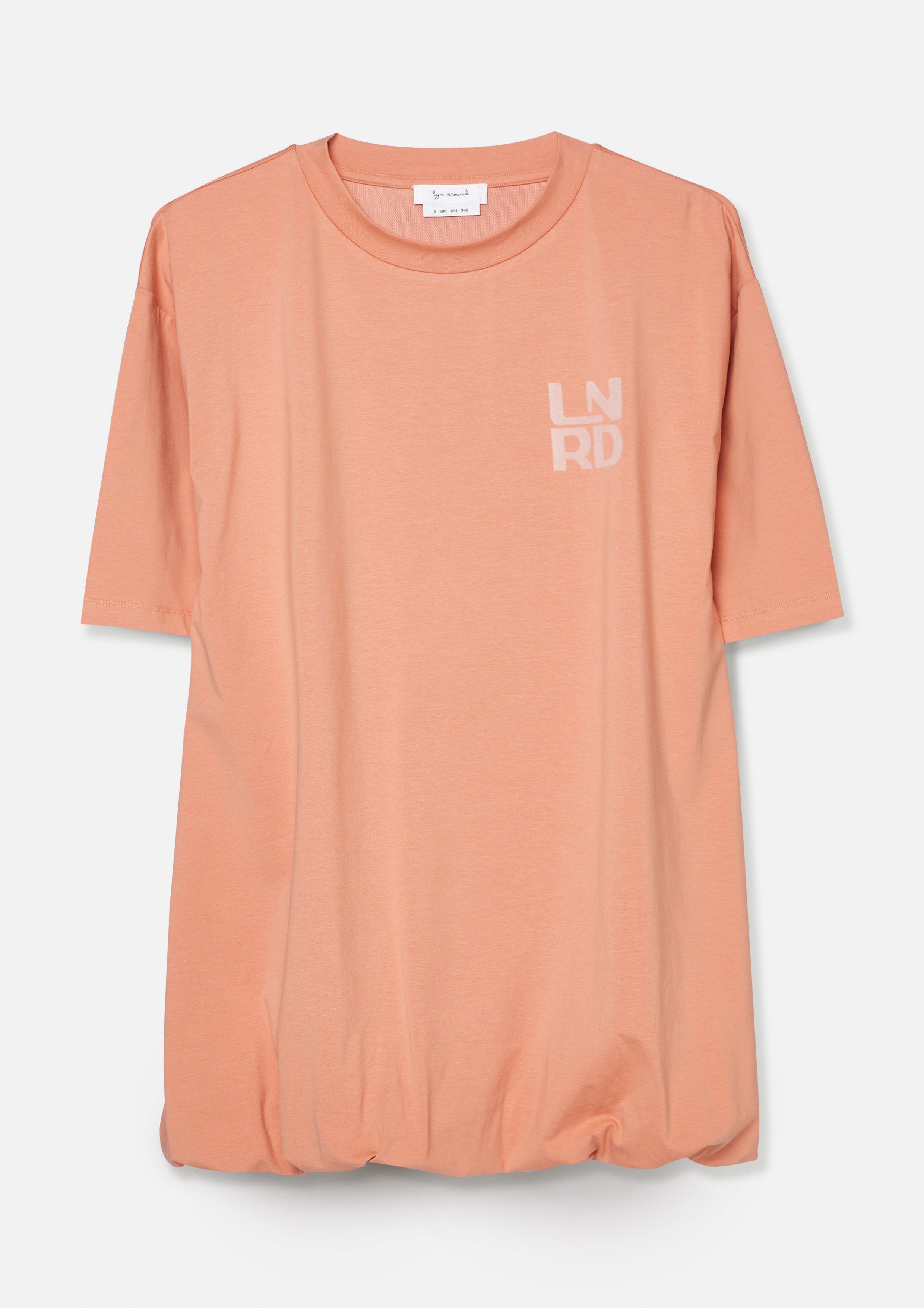 เสื้อยืดทรงรีแล็กซ์ชายเสื้อพอง คอลเลกชัน Play Spell