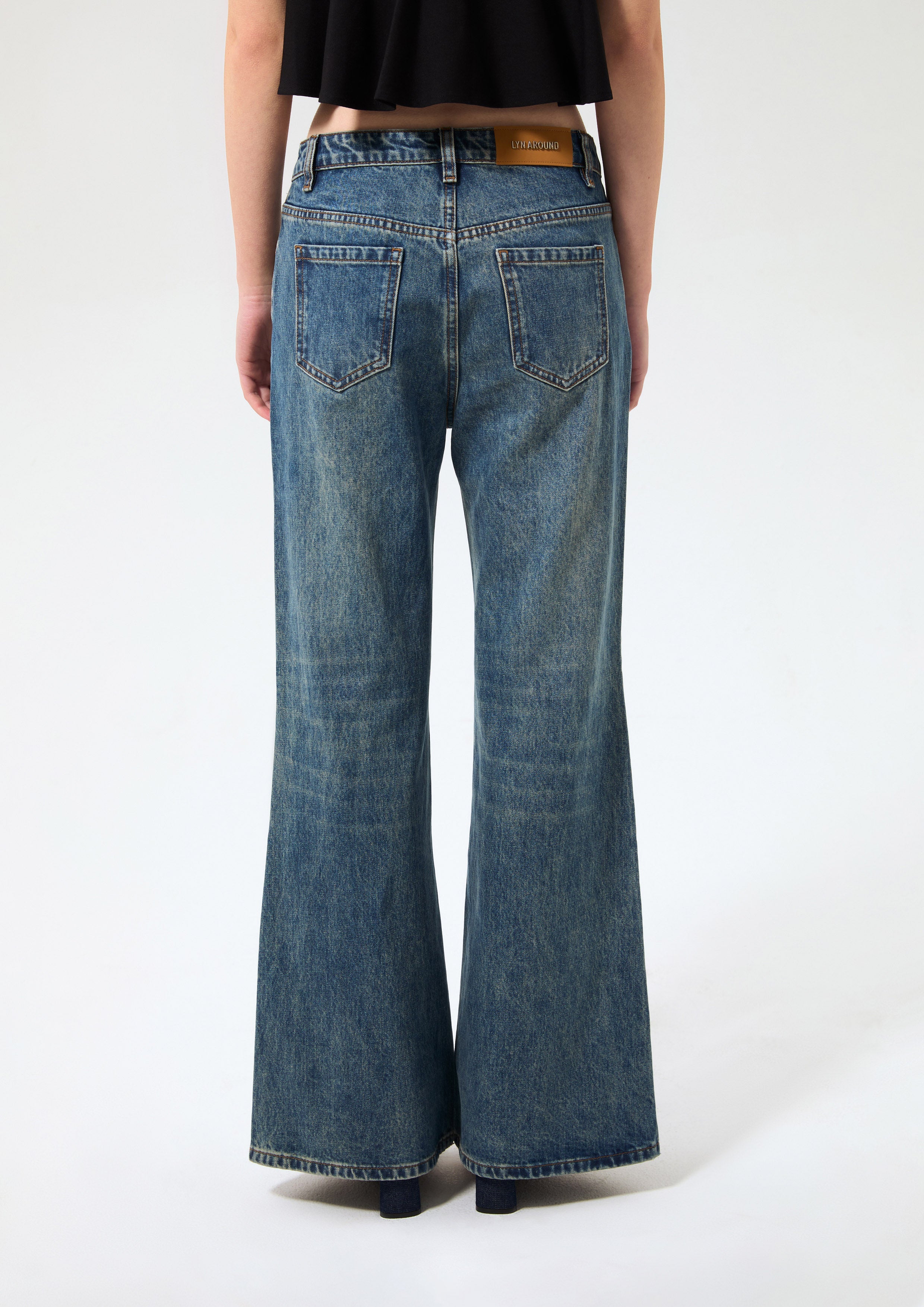 กางเกงเดนิมขายาวสีเฟดทรงบูทคัต คอลเลกชัน Basic Denim