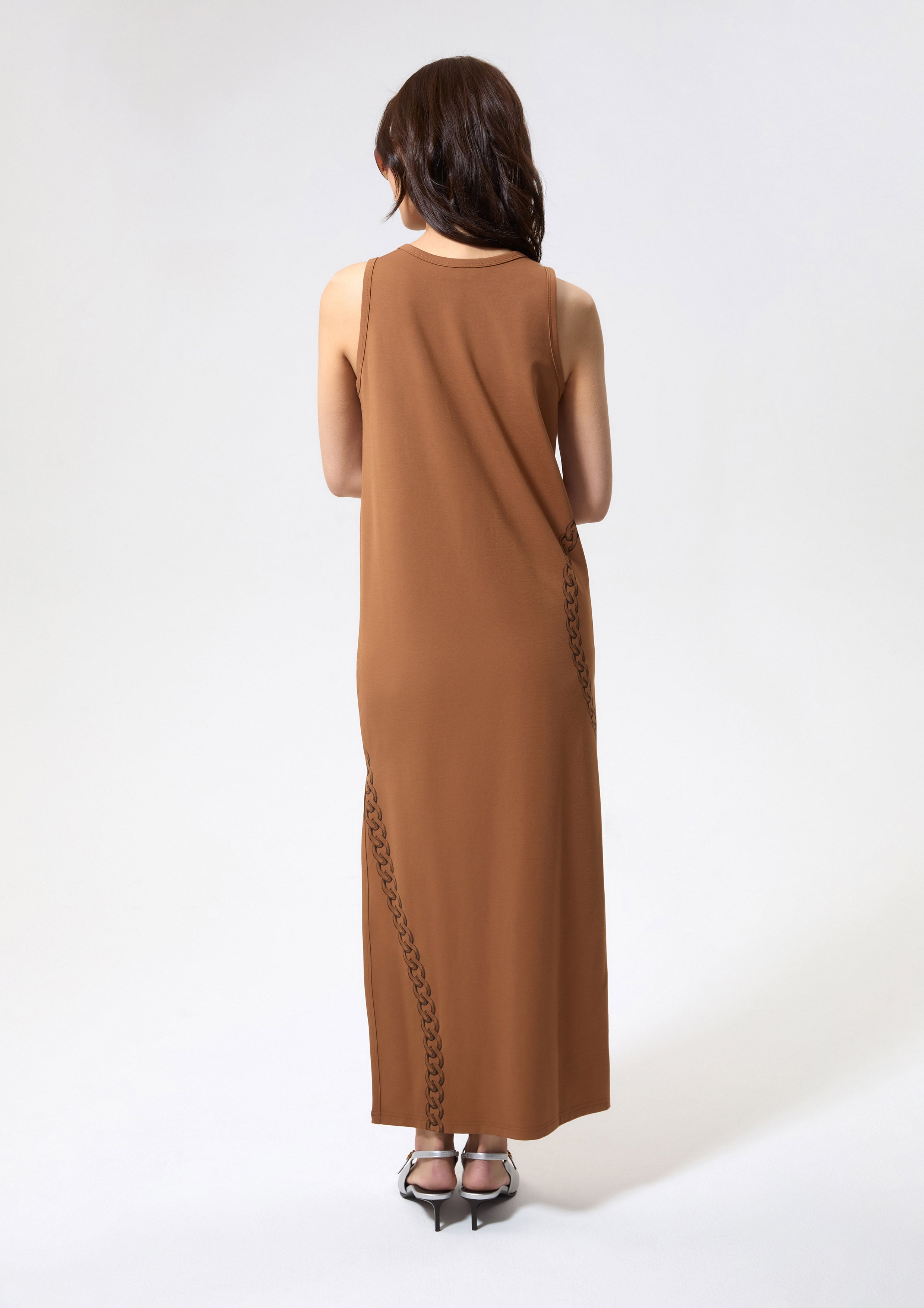 เดรสยาวแขนกุดพิมพ์ลายสายโซ่ คอลเลกชัน Play Spell