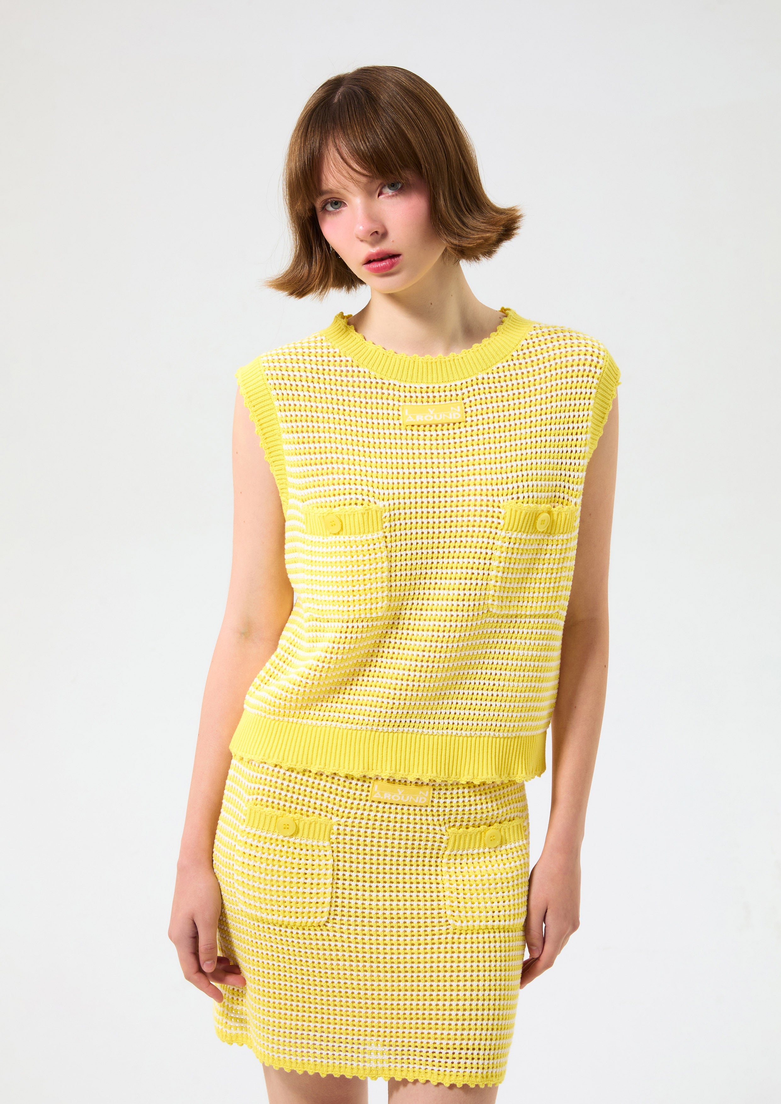 เสื้อถักโครเช่ต์แต่งขอบลอน คอลเลกชัน Blossom Elegance