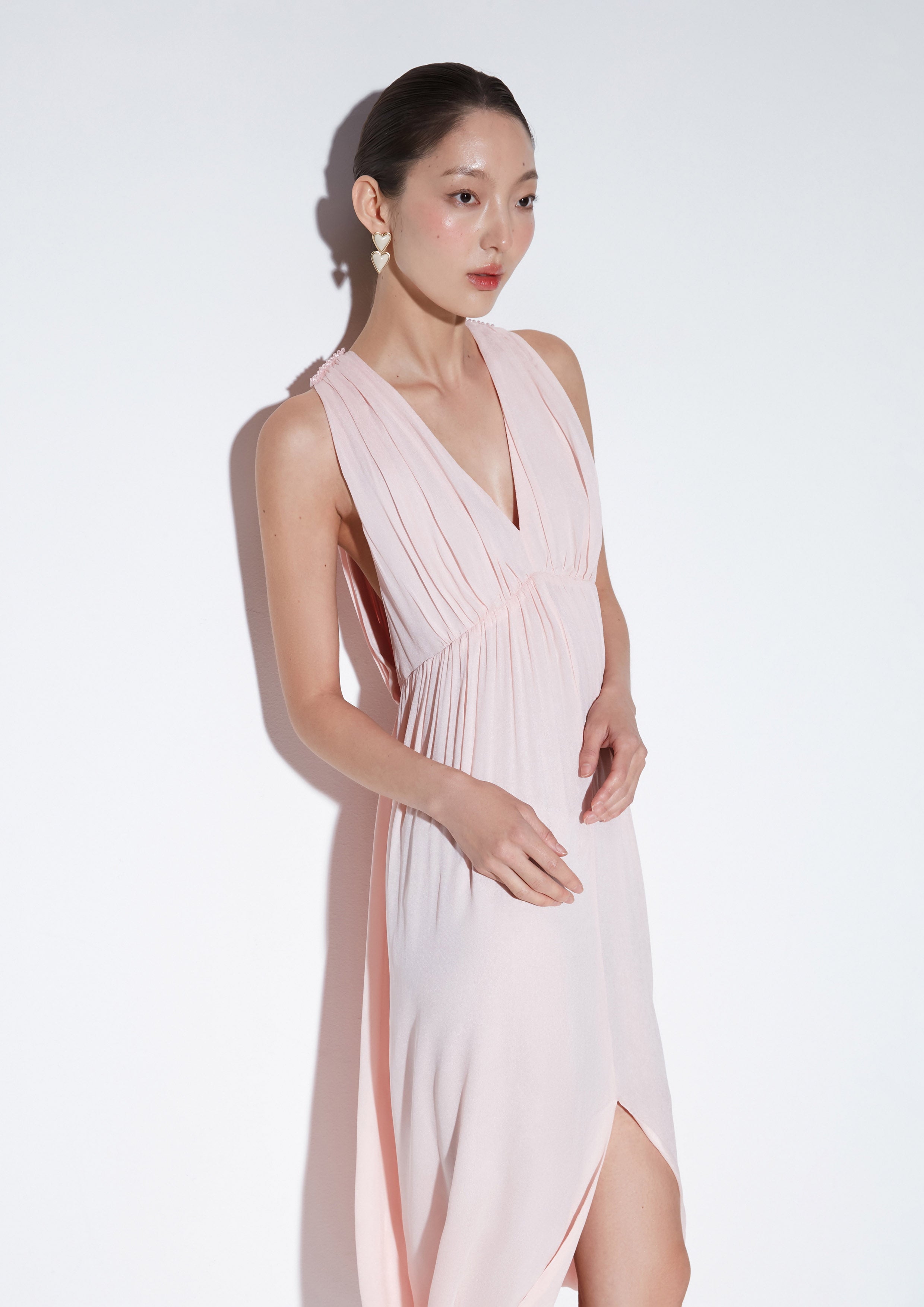 เดรสมิดิแขนกุด คอลเลกชัน The Icon Queen