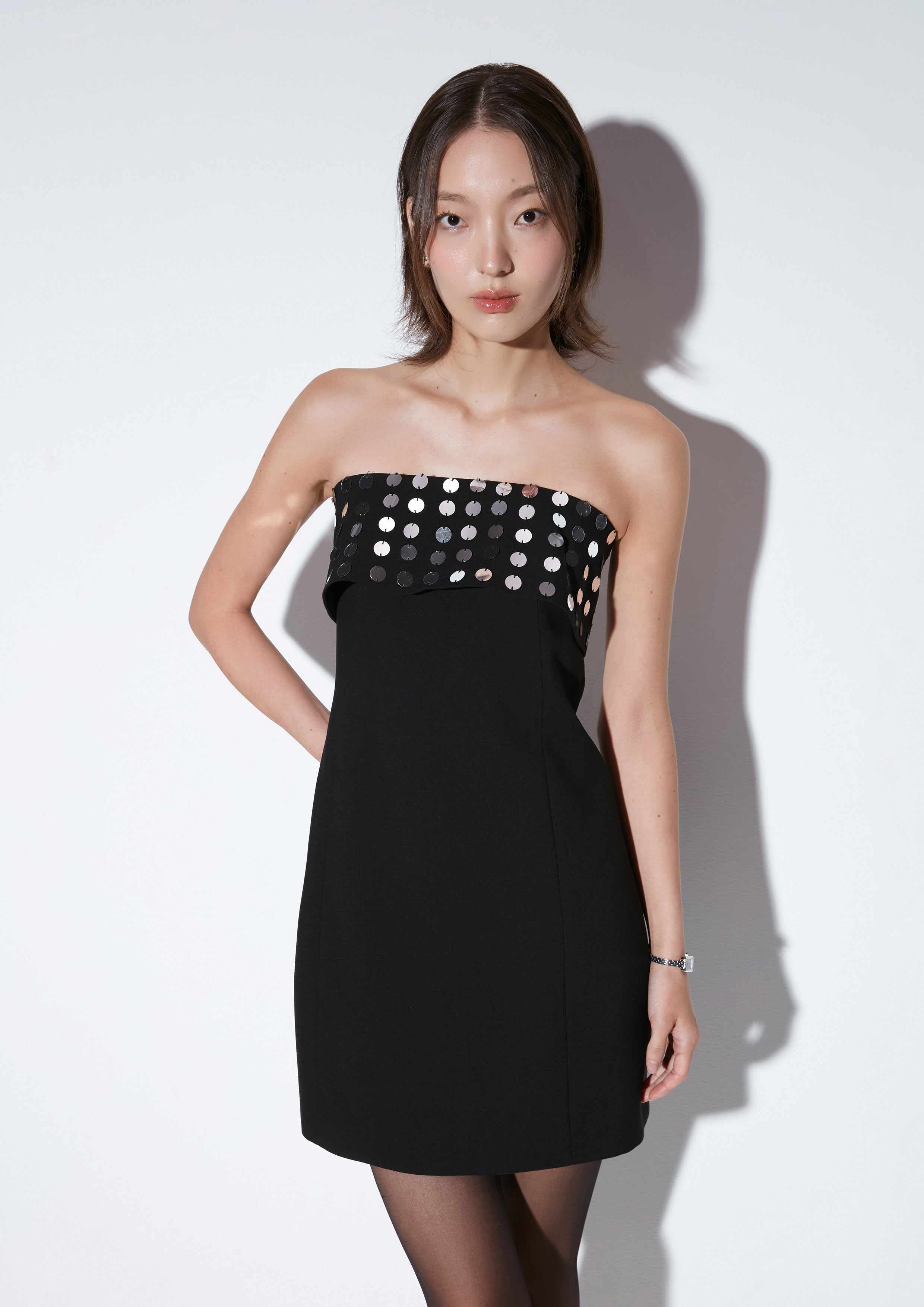 เดรสสั้นแต่งเลื่อม คอลเลกชัน The Icon Queen