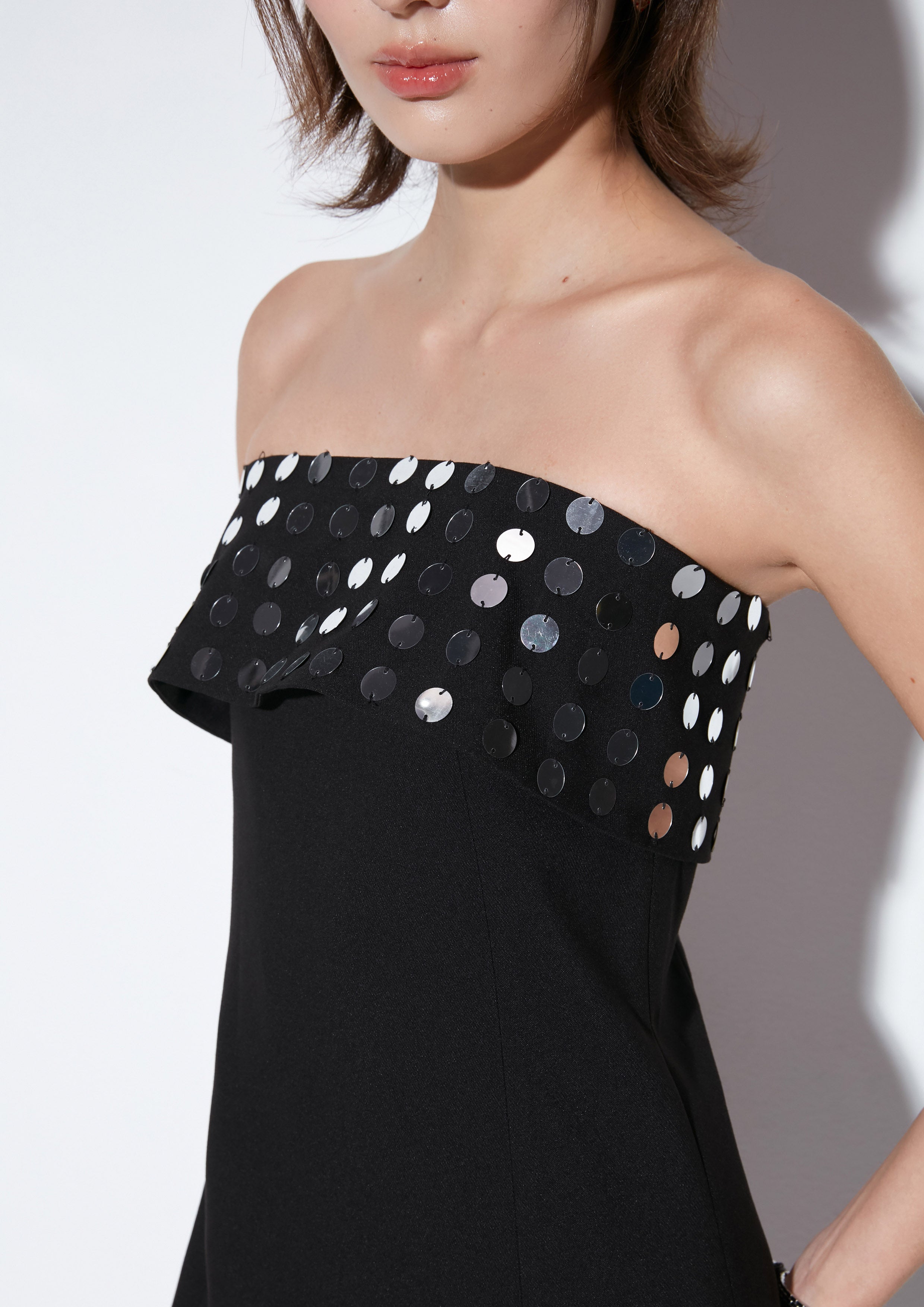 เดรสสั้นแต่งเลื่อม คอลเลกชัน The Icon Queen