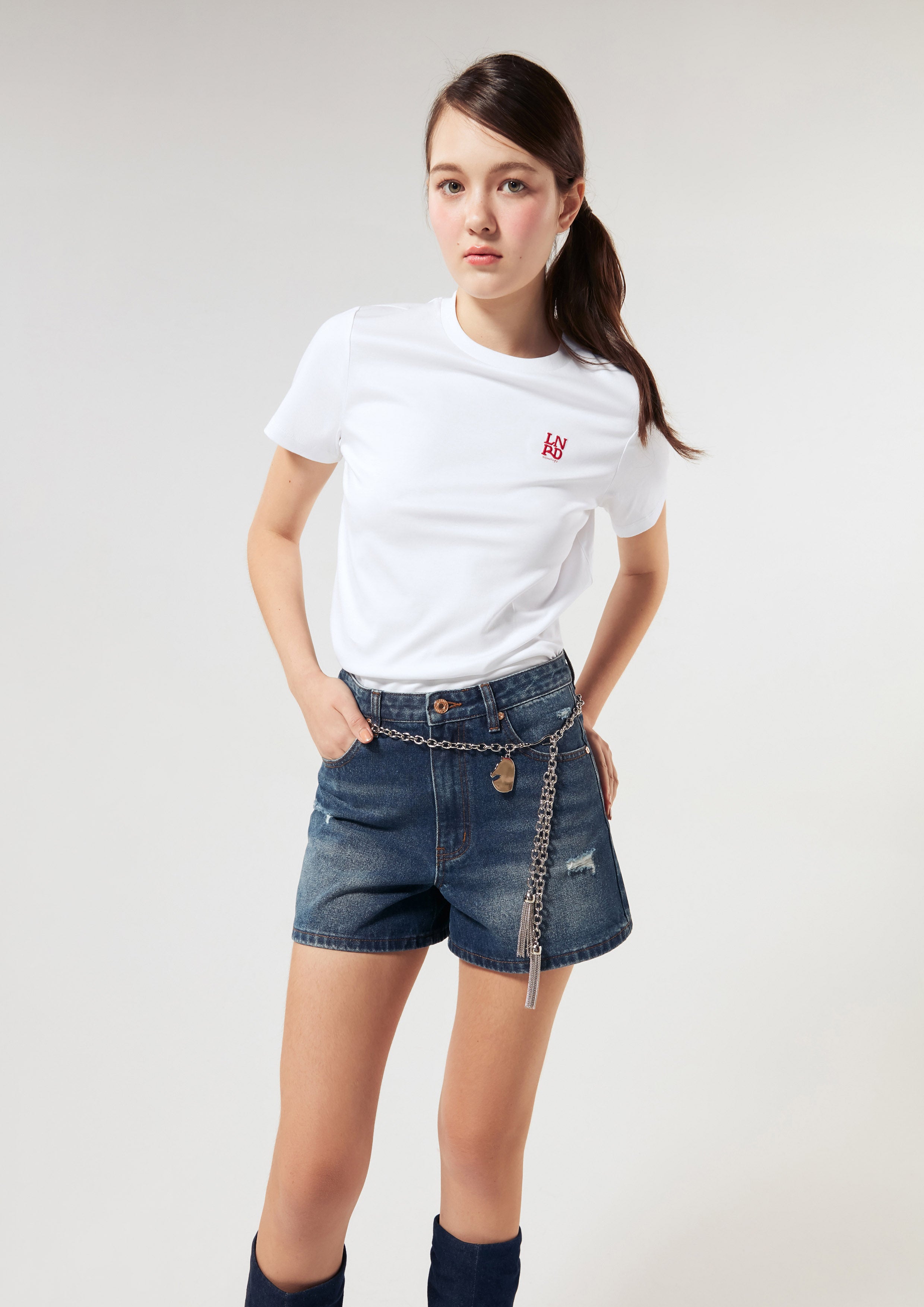 เสื้อยืดแขนสั้น ปักโลโก้ คอลเลกชัน Signature