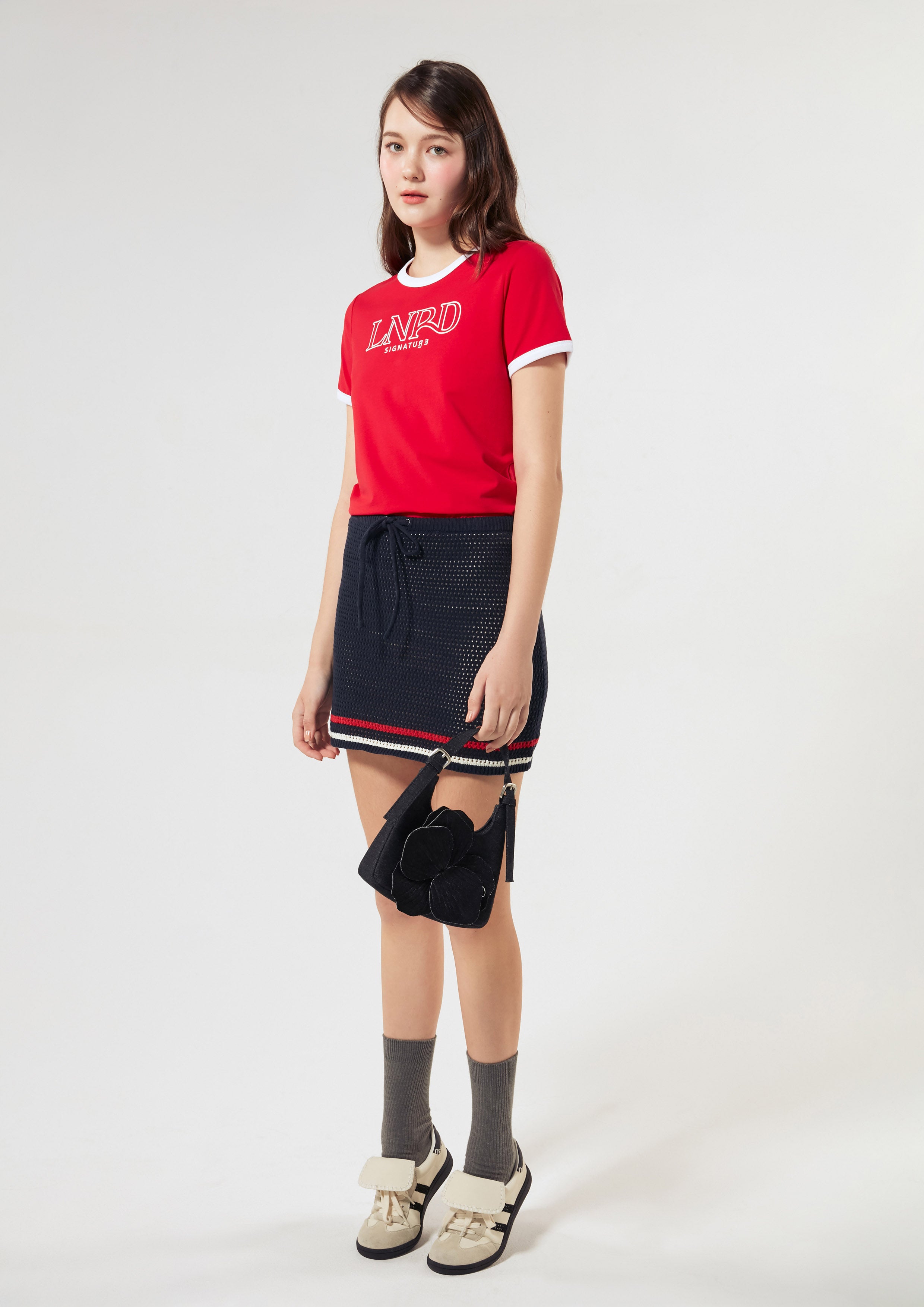 เสื้อยืดแขนสั้น ขอบสีคอนทราสต์ คอลเลกชัน LNRD Signature