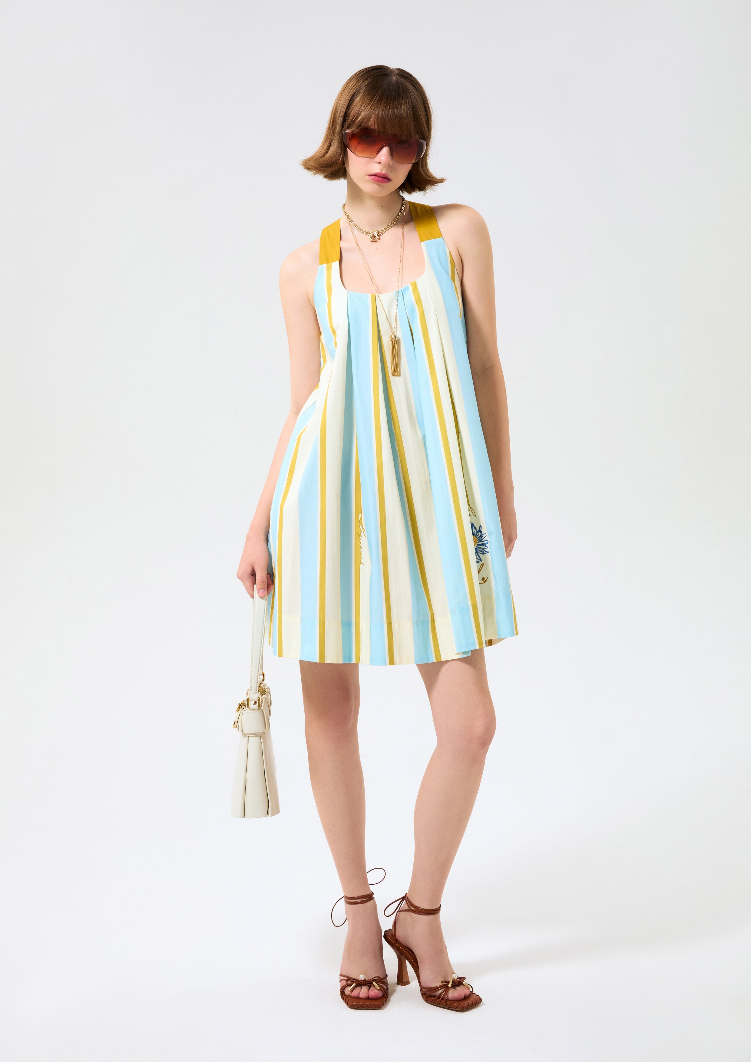 เดรสสั้นลายทางปักลายดอกไม้ คอลเลกชัน Blossom Elegance