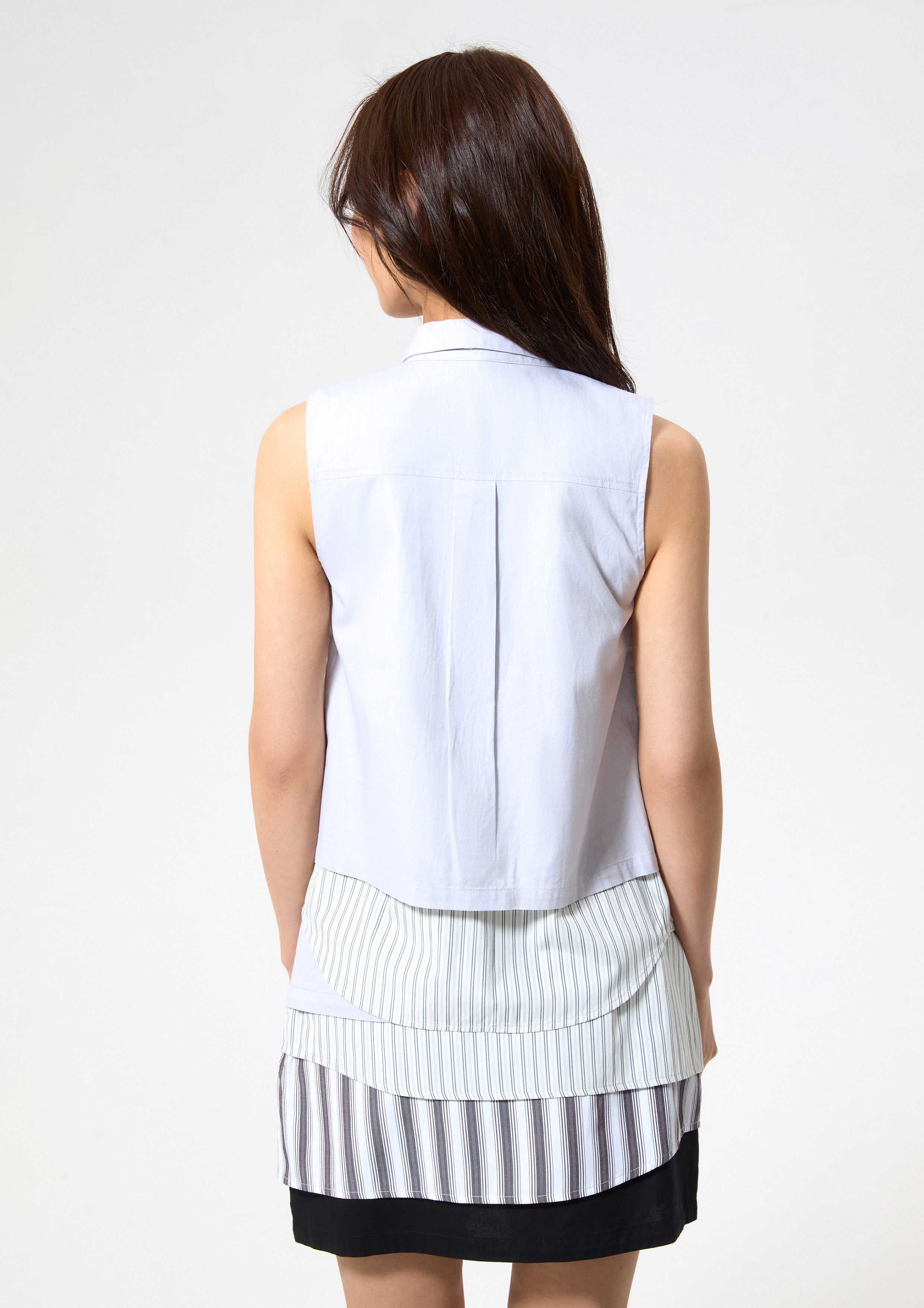 เสื้อเบล้าส์เลเยอร์แต่งดอกกุหลาบ คอลเลกชัน Working on Board