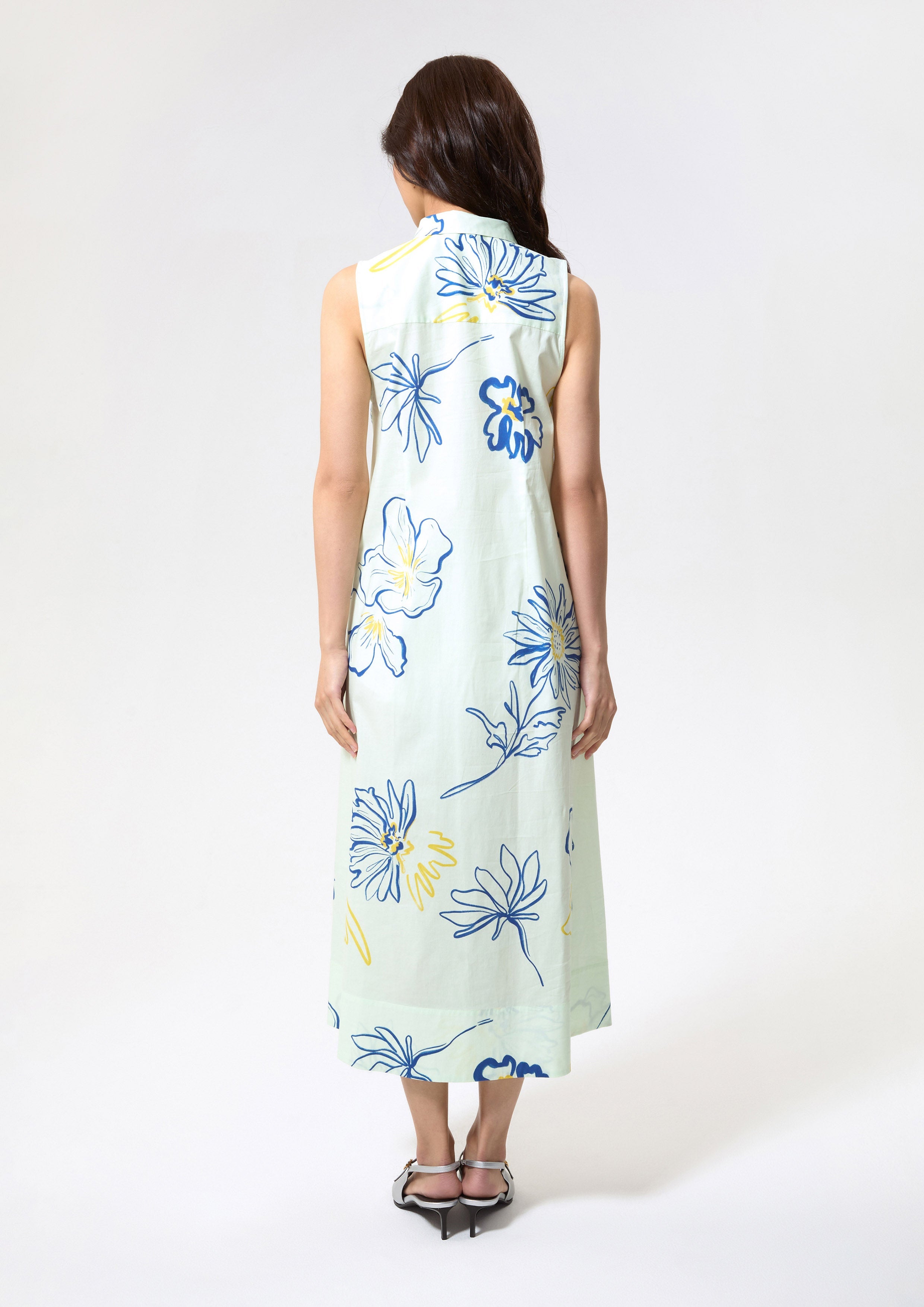 เดรสยาวพิมพ์ลายดอกไม้ช่วงเอวสม็อค คอลเลกชัน Blossom Elegance