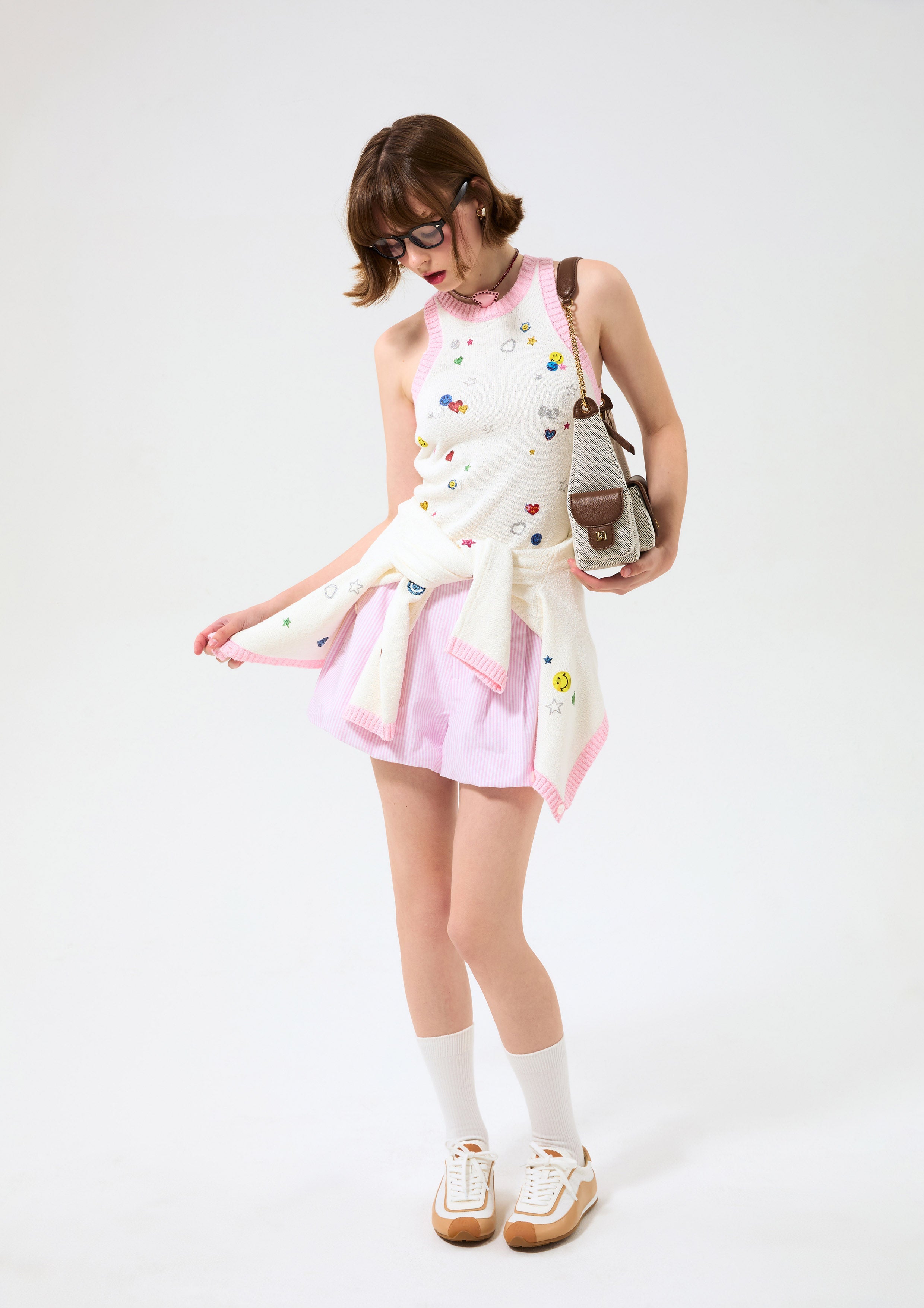 เสื้อกล้ามผ้านิตพิมพ์ลายกราฟฟิคสติ๊กเกอร์ คอลเลกชัน Like a Virgin