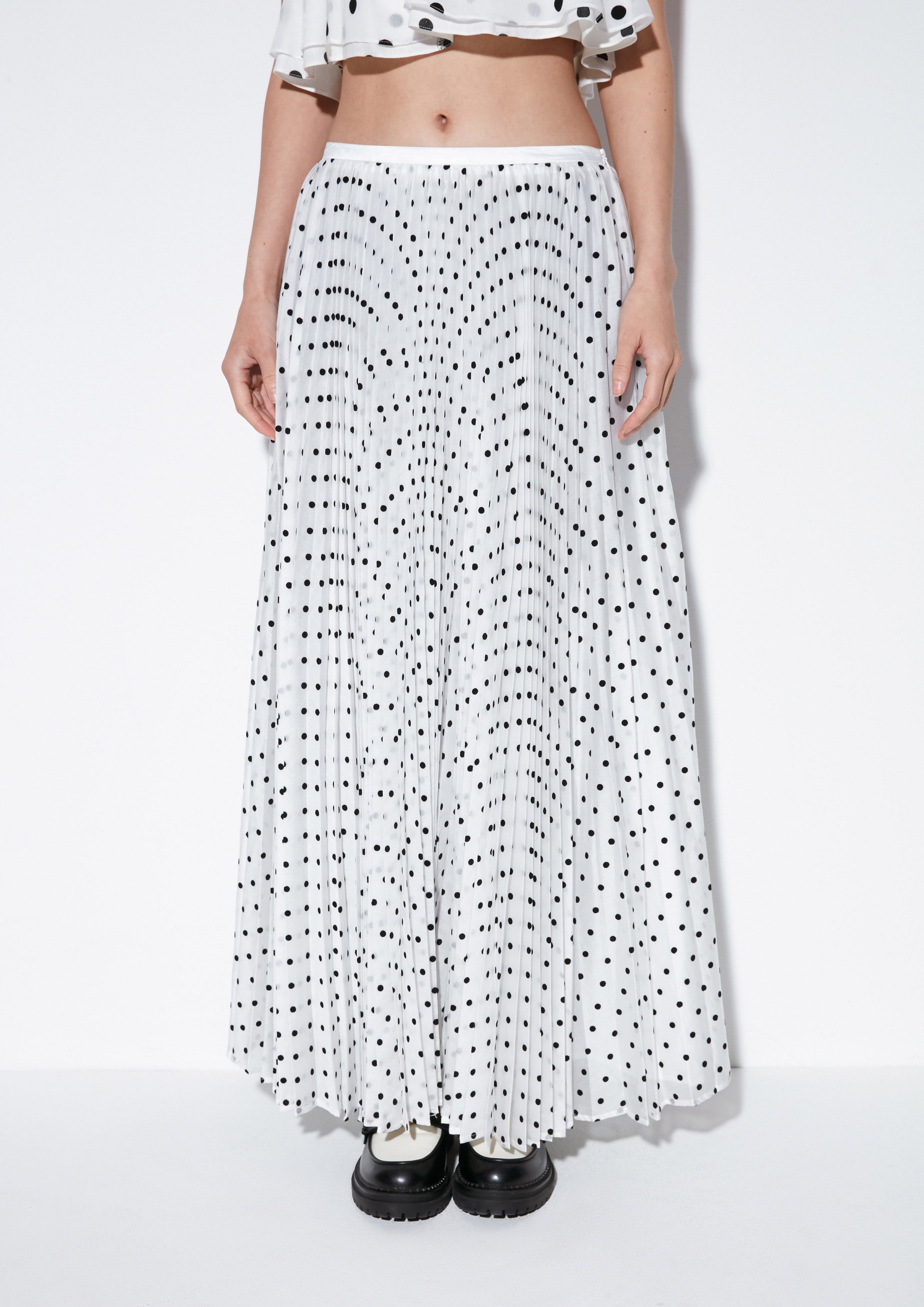 กระโปรงแม็กซี่อัดพลีทลายโพลกาดอต คอลเลกชัน Material Girl