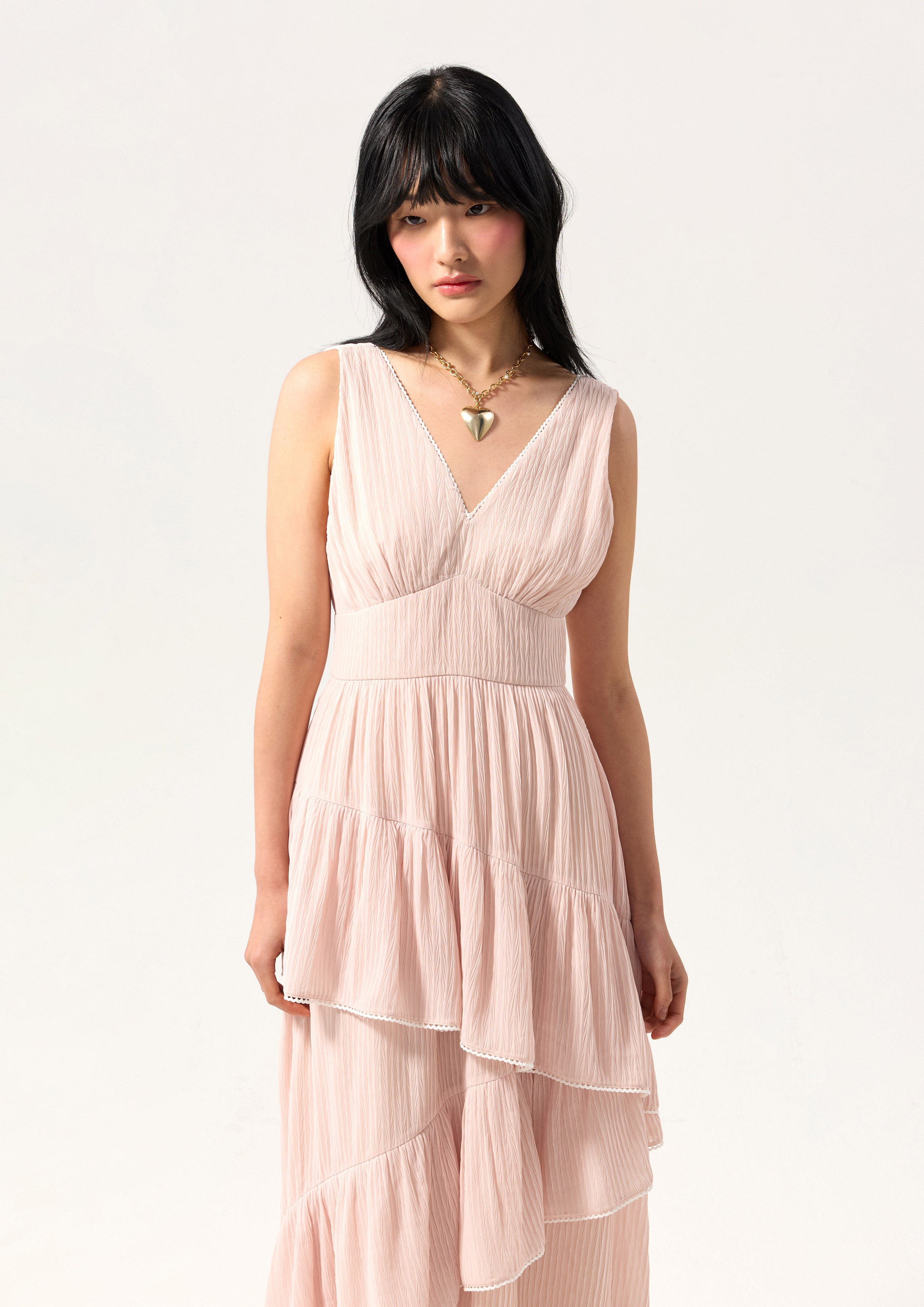 เดรสยาวคอวีกระโปรงแต่งระบาย คอลเลคชัน Bloom Affair