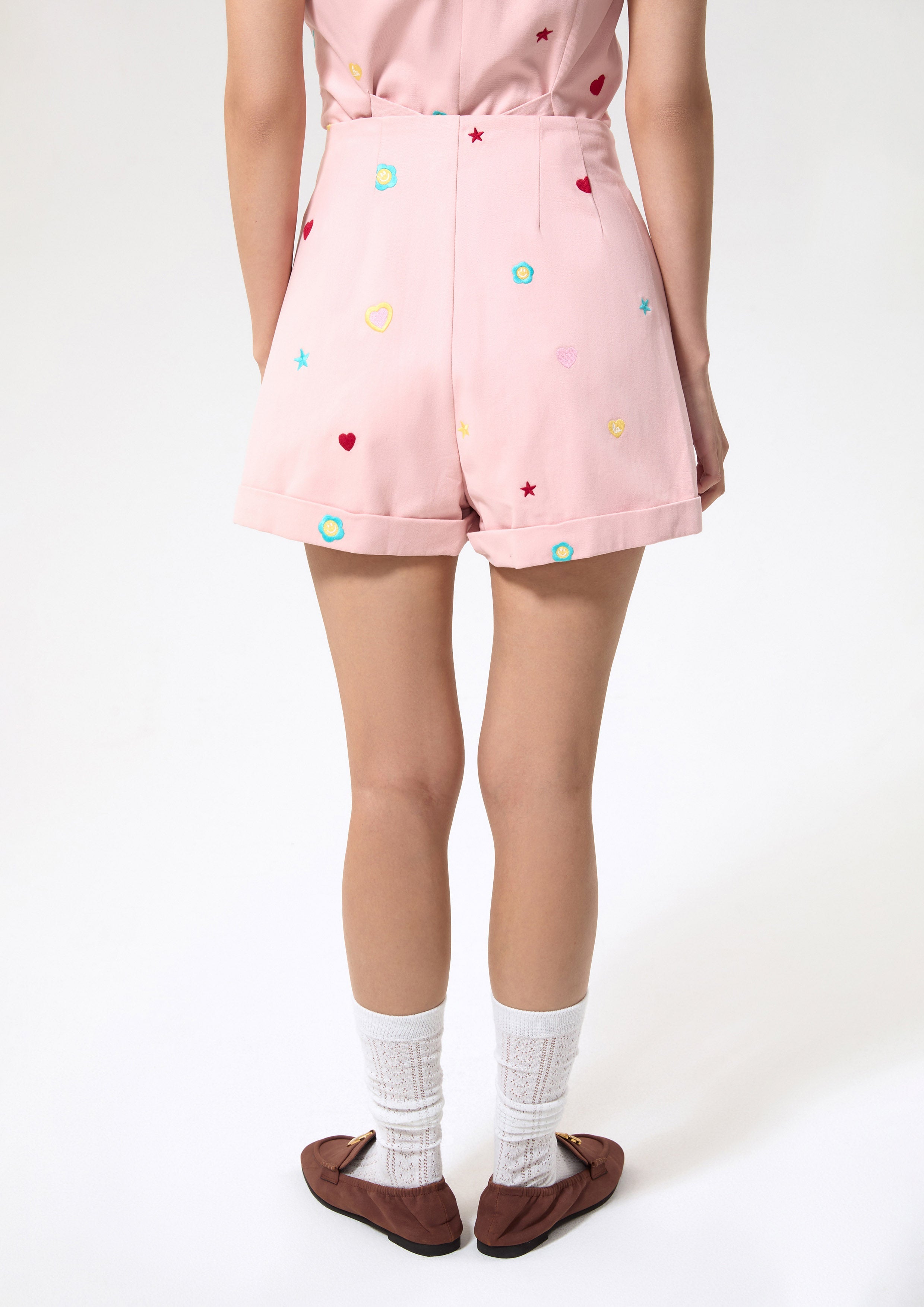 กางเกงขาสั้นเอวสูงปักลาย คอลเลกชัน Like a Virgin