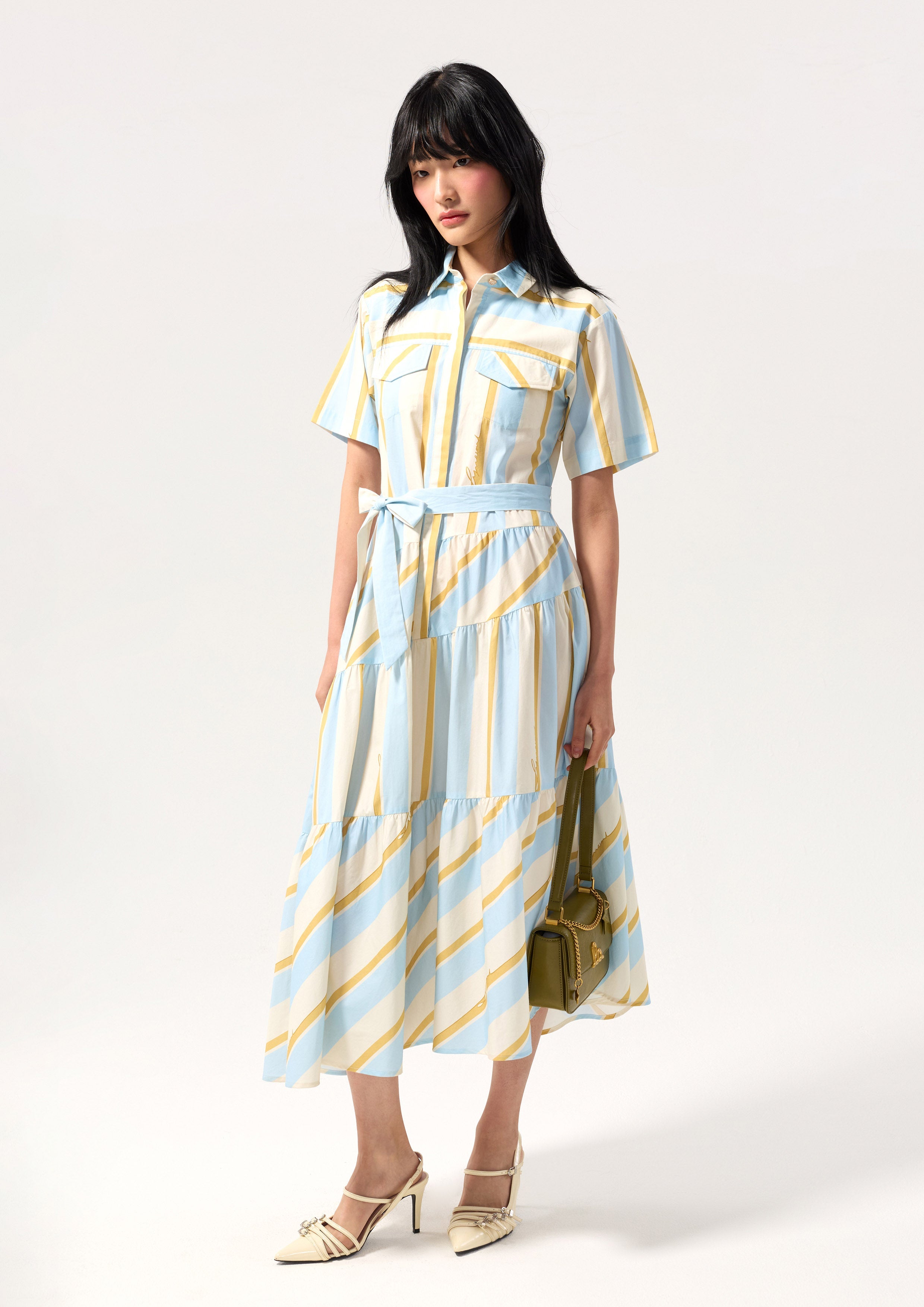 เดรสคลุมเข่าลายทางพร้อมเชือกผูกเอว คอลเลกชัน Blossom Elegance