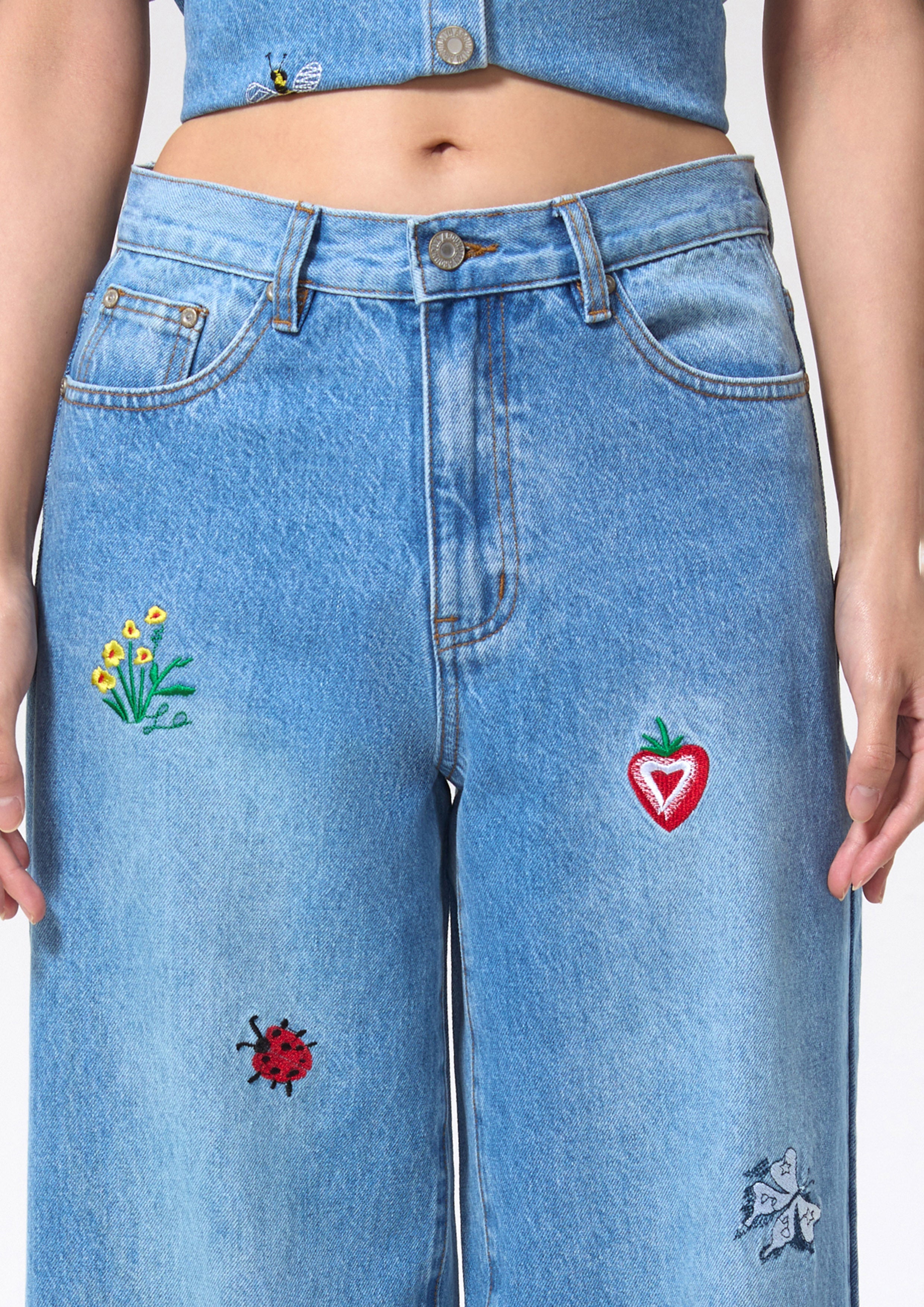 Fruit Embroidery Faded Denim Pants Cruise to The Full Bloom
