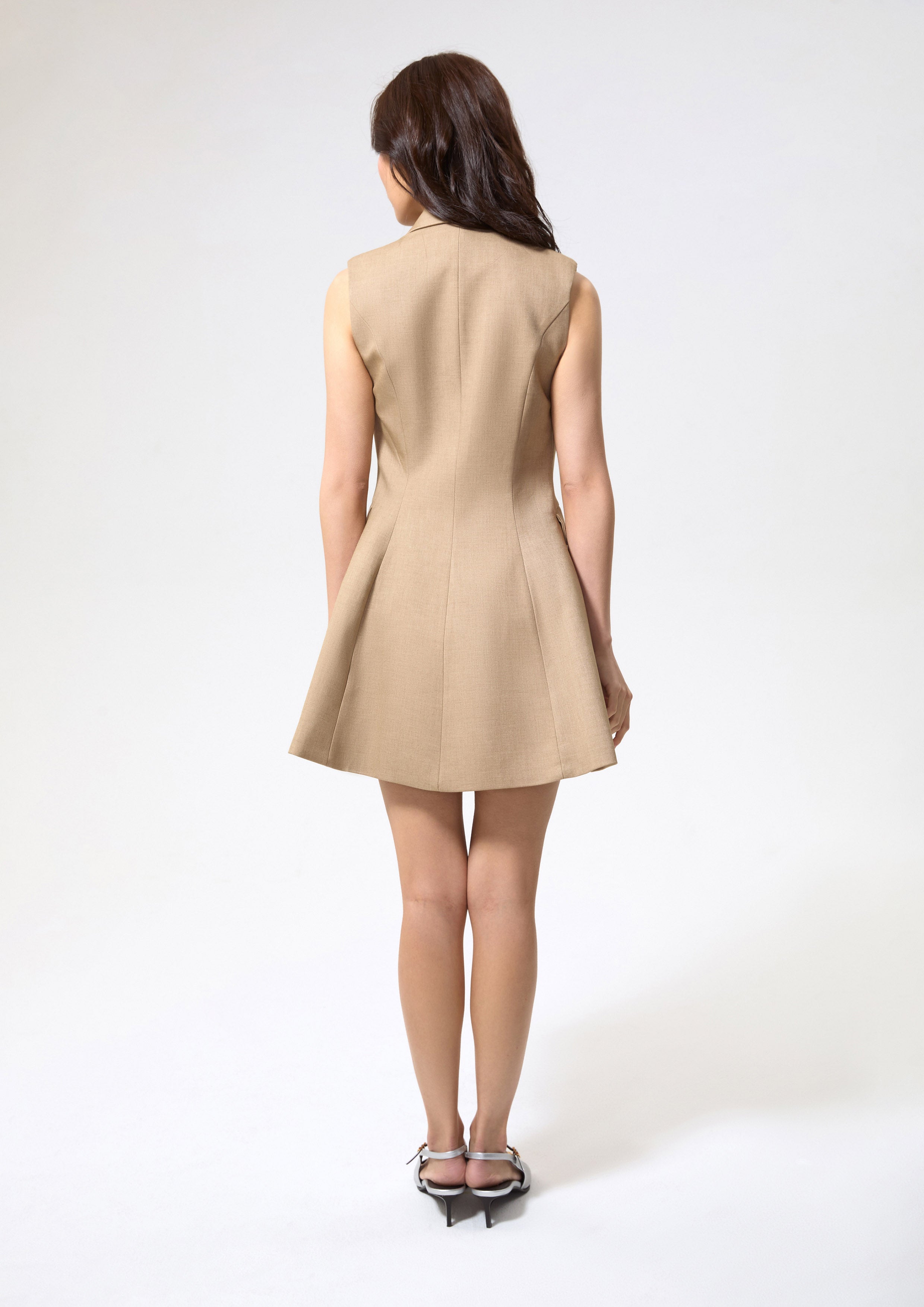 เดรสสั้นแขนกุดกระดุมรางคู่ คอลเลกชัน Working on Board