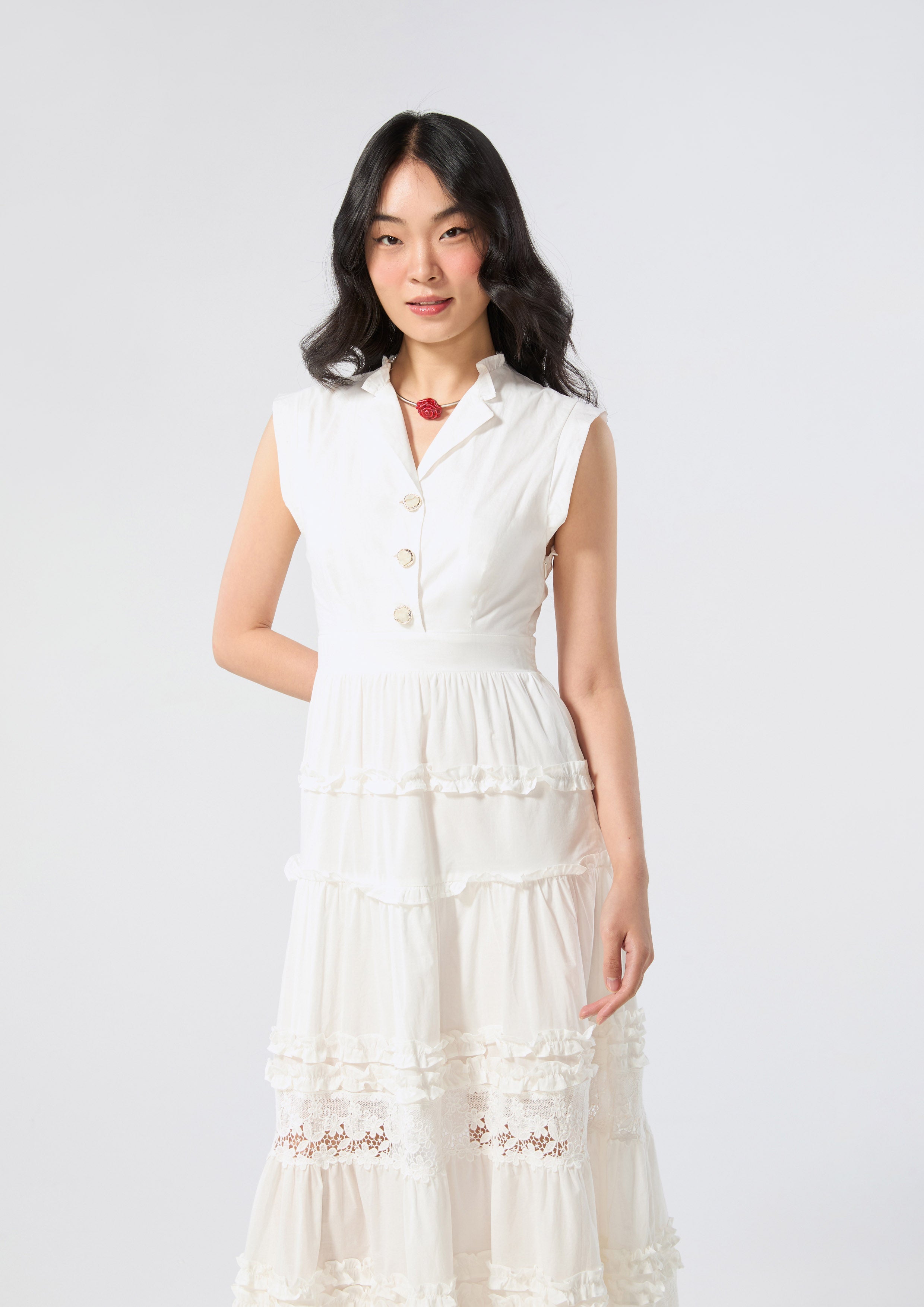 เดรสแม็กซี่แขนกุดกระโปรงต่อชั้นแซมผ้าลูกไม้ คอลเลคชัน Bloom Affair