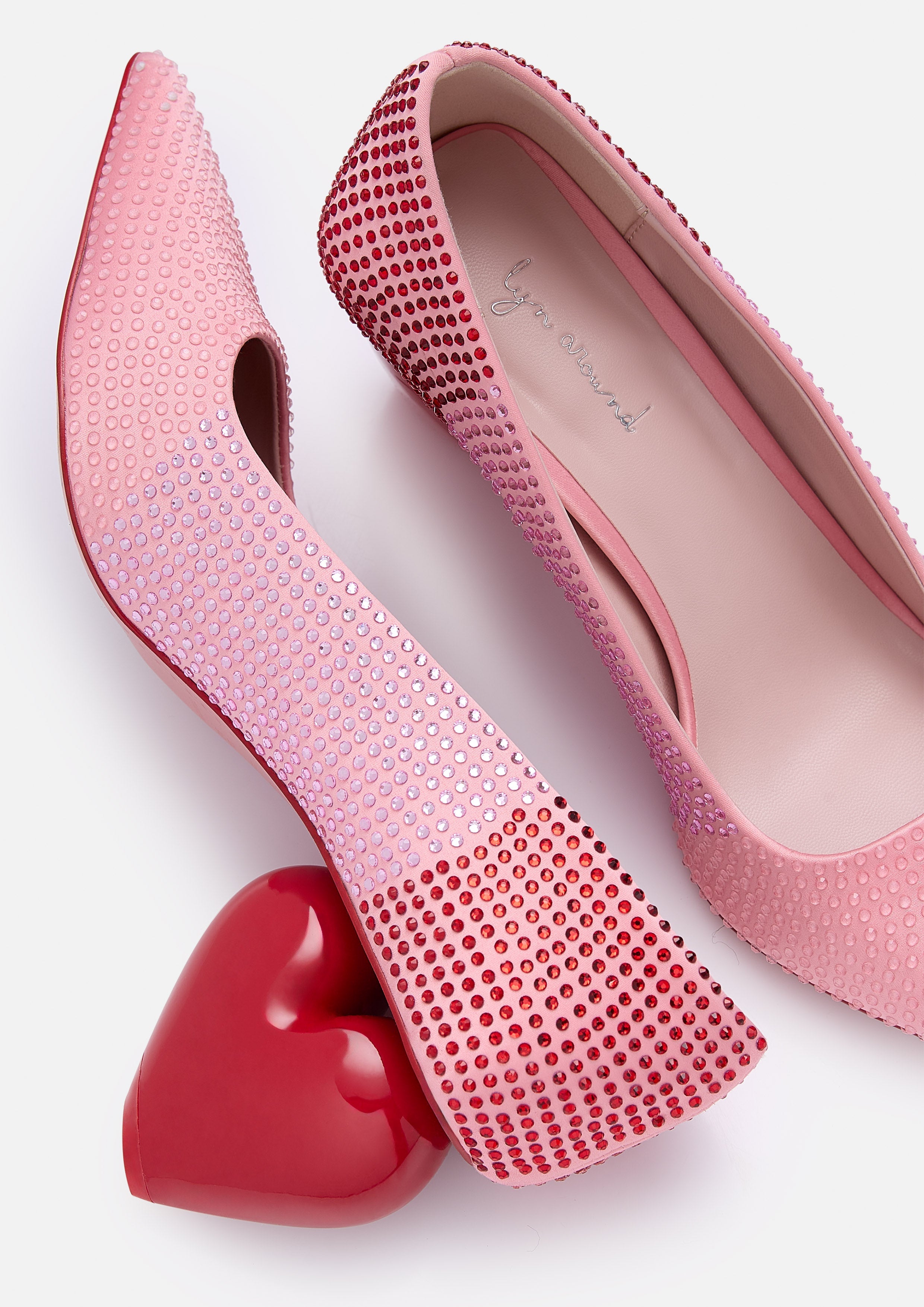 รองเท้าส้นสูง Heartmiena