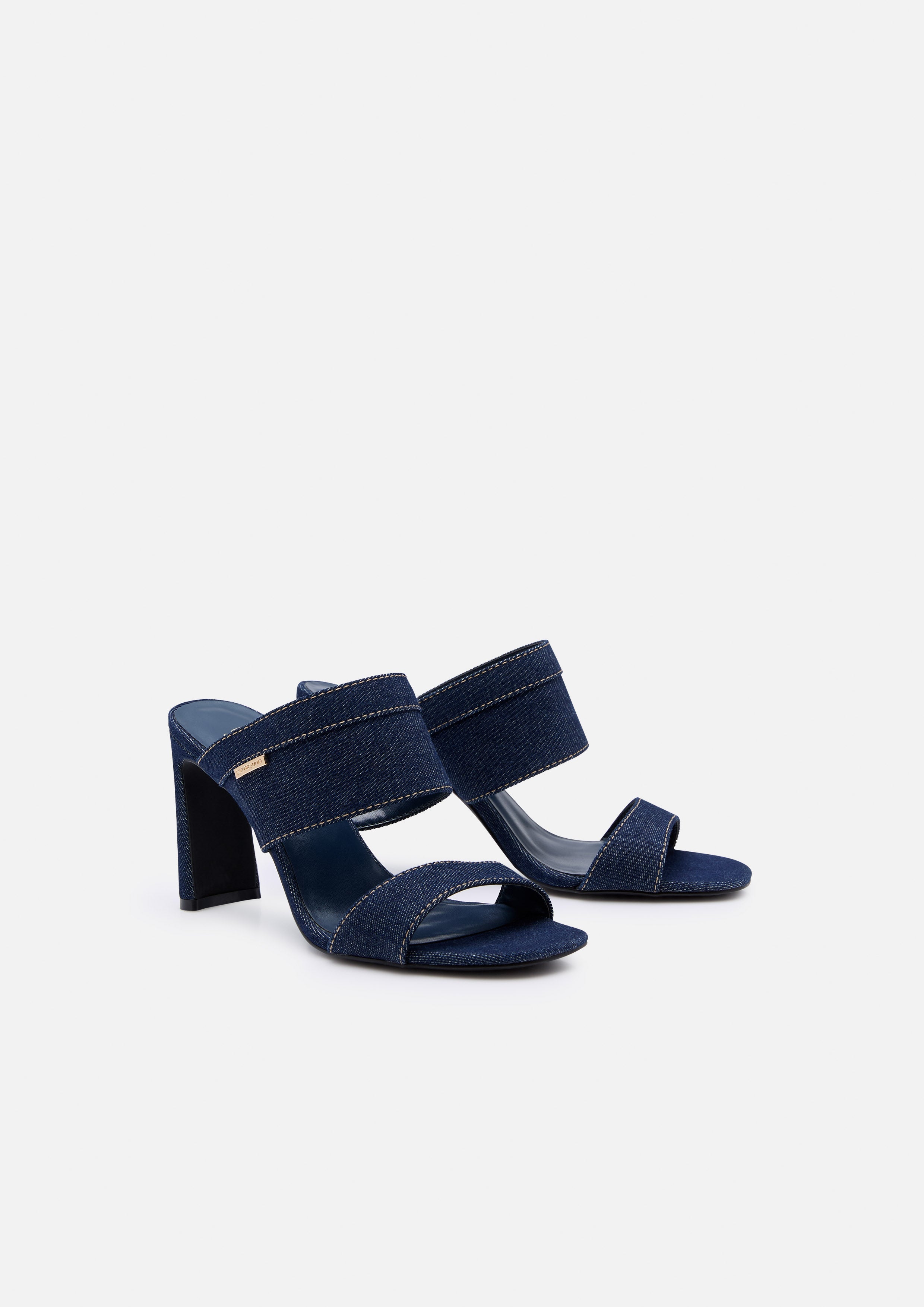 รองเท้าส้นสูงแบบสวม Artik