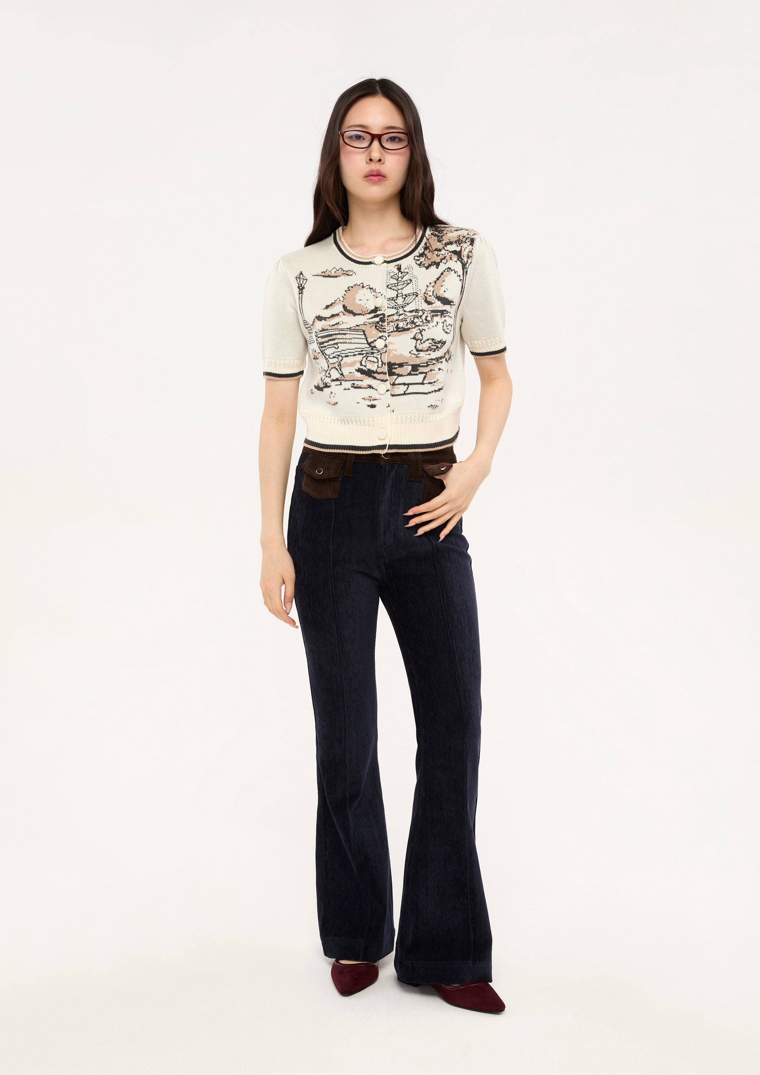 เสื้อนิตแขนสั้นปักลาย คอลเลกชัน La Femme Demure