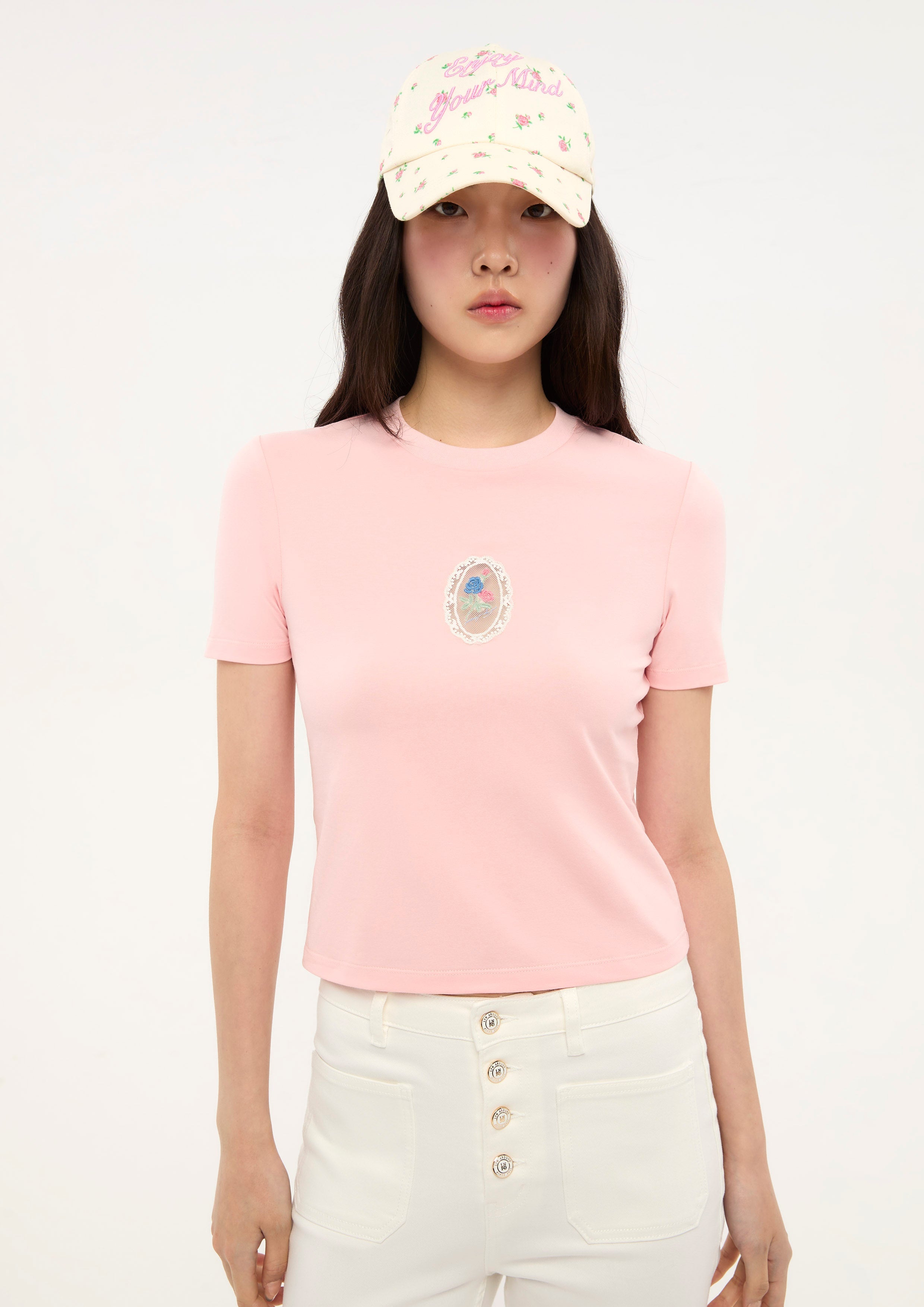 เสื้อยืดแขนสั้นปัักลายดอกกุหลาบ คอลเลกชัน Sweet Nothing