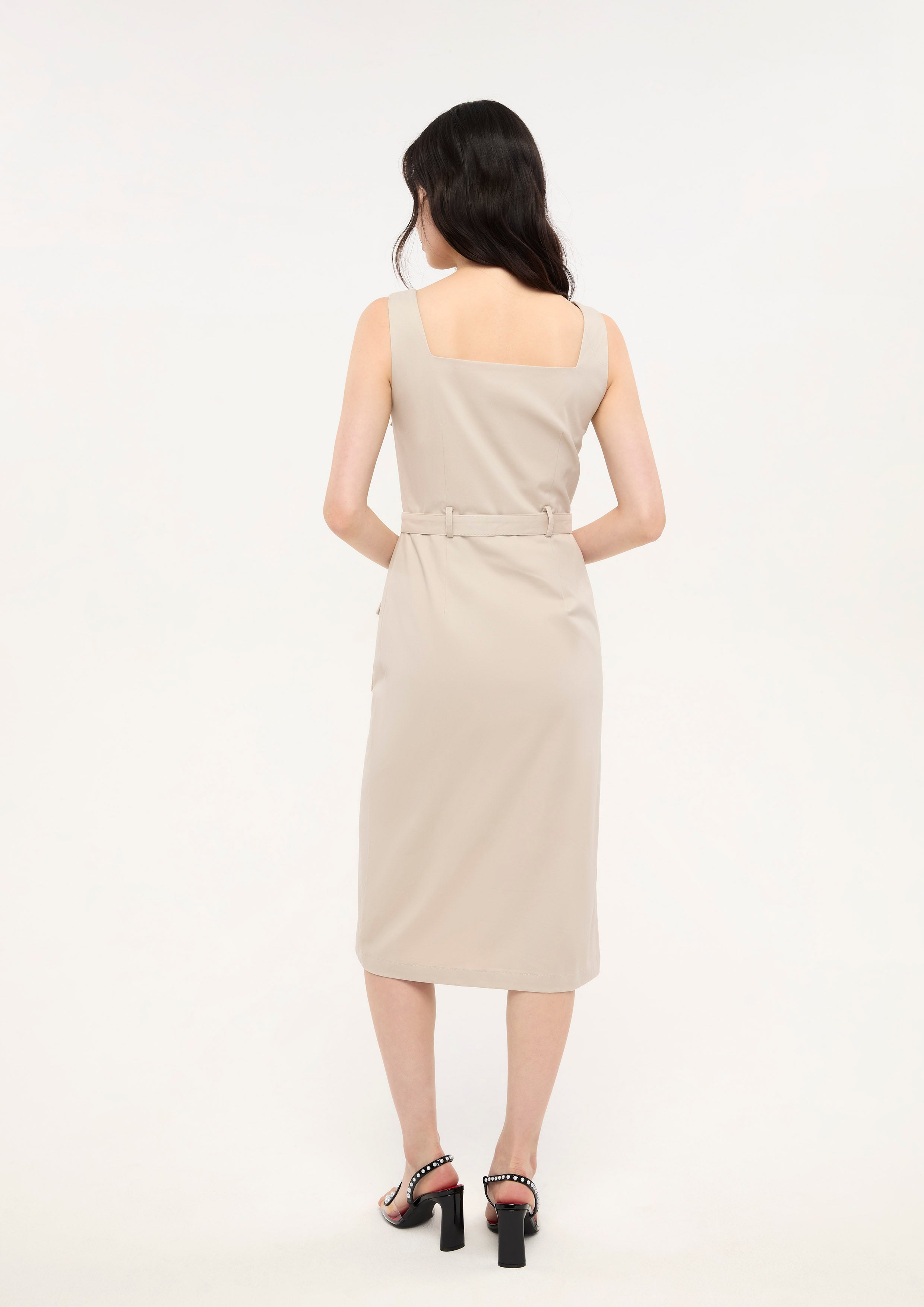 เดรสคลุมเข่าผ่าหน้าพร้อมเข็มขัด คอลเลกชัน La Femme Demure