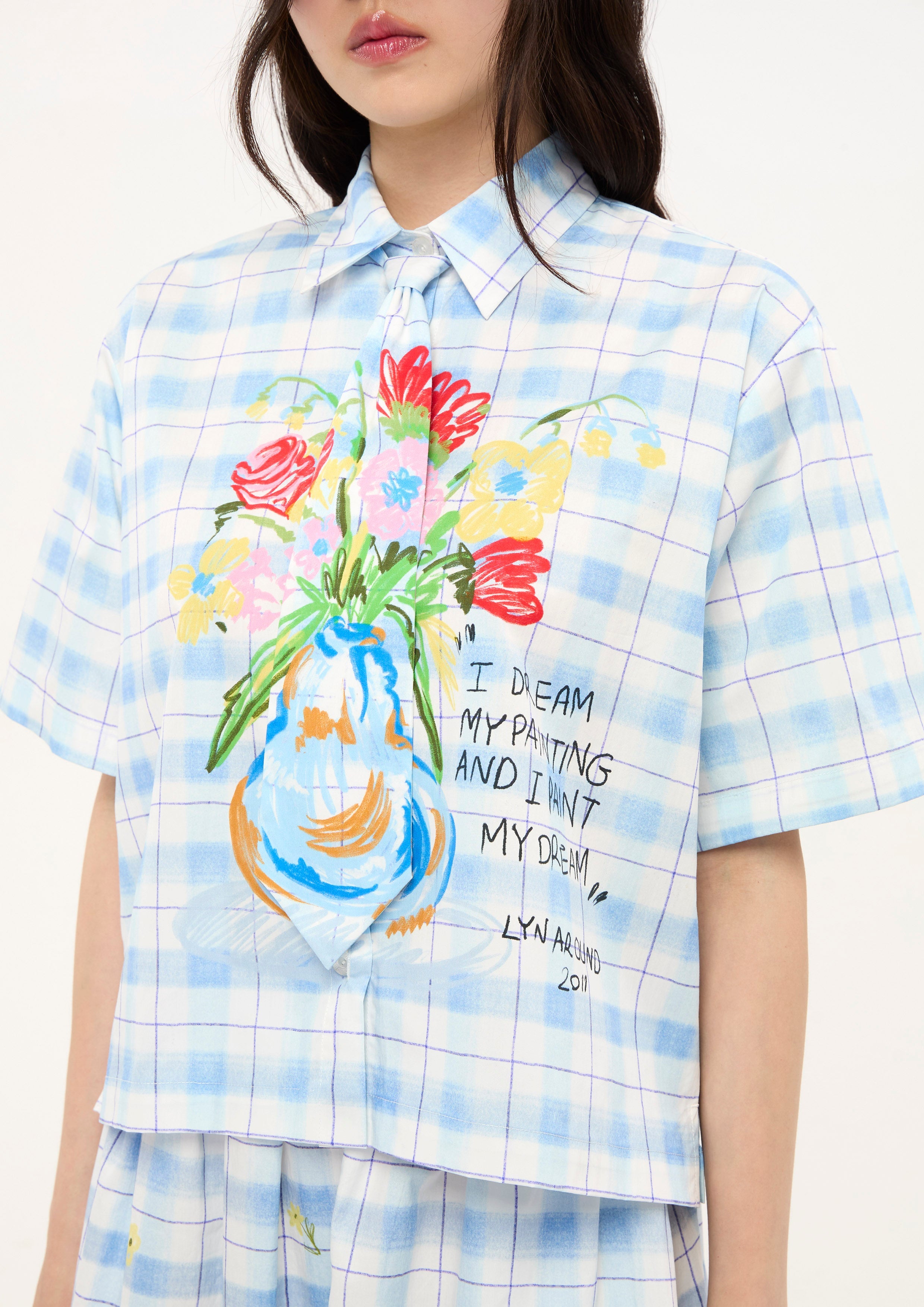 เสื้อเชิ้ตแขนสั้นลายตารางพิมพ์ลายดอกไม้ คอลเลกชัน You Are Magic