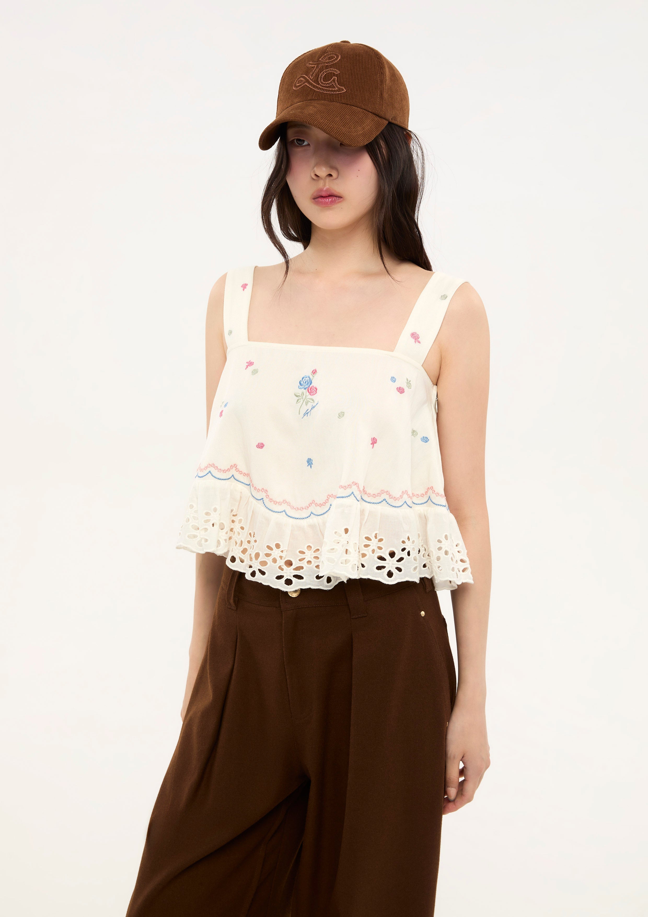 เสื้อครอปปักลายดอกกุหลาบ คอลเลกชัน Sweet Nothing