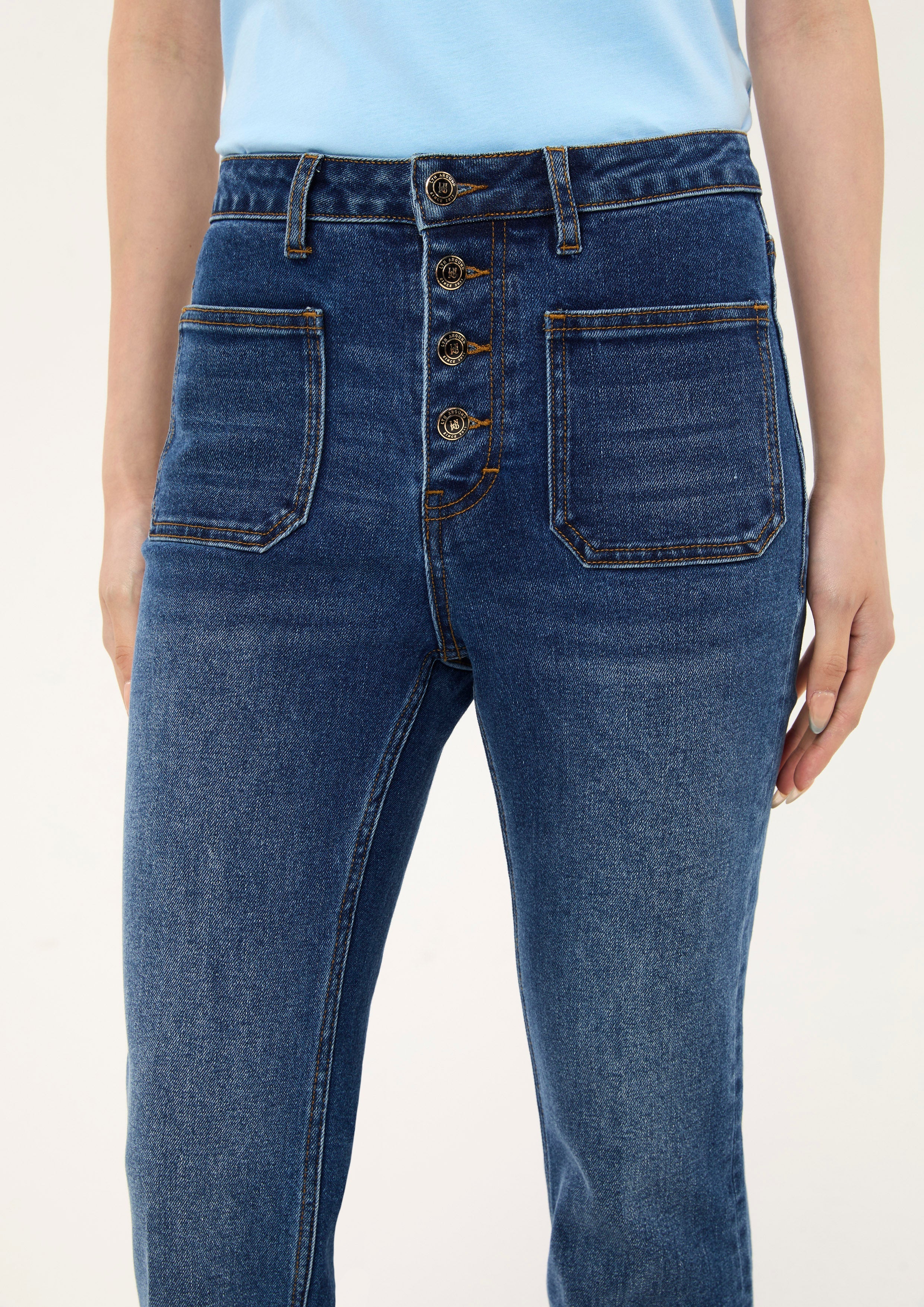 กางเกงเดนิมขายาวสีเฟดทรงขาระบาย คอลเลกชัน Basic Denim