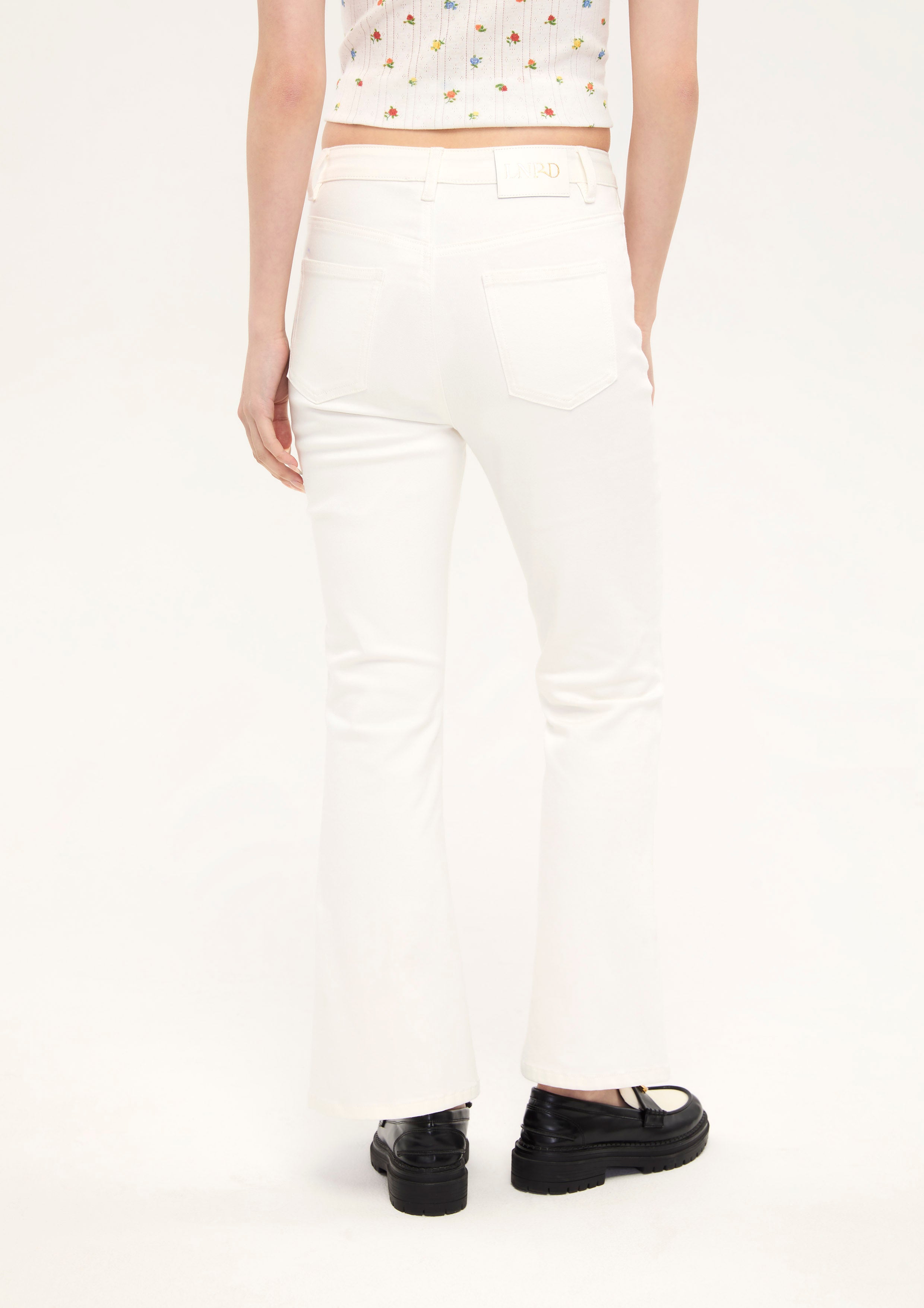 กางเกงเดนิมขายาวทรงขาระบาย คอลเลกชัน Basic Denim