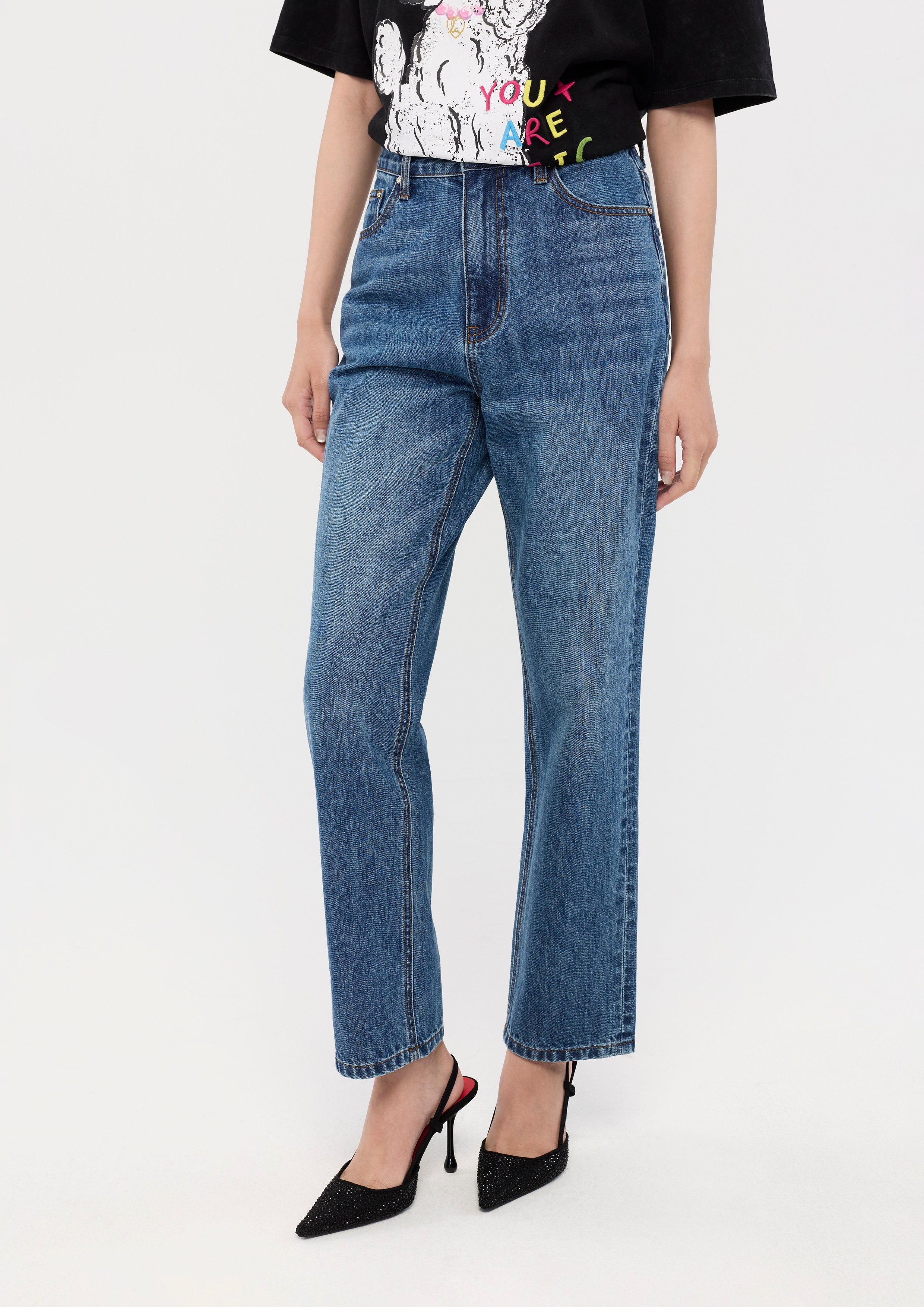กางเกงเดนิมขายาวทรงขากระบอก คอลเลกชัน Basic Denim