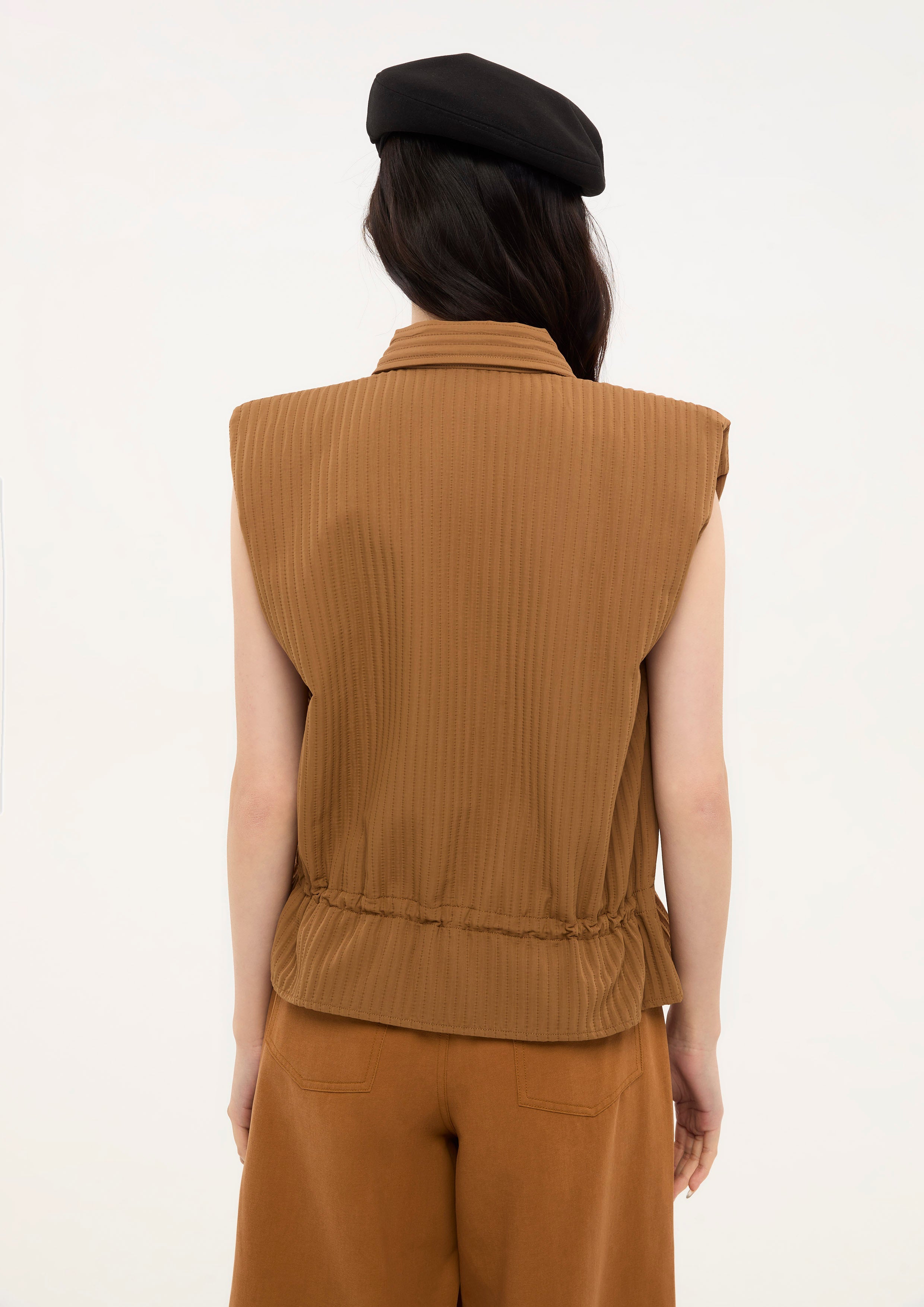 เสื้อกั๊กปักลายดอกไม้แต่งซิปหน้า คอลเลกชัน Bloom in Shade & Shadow