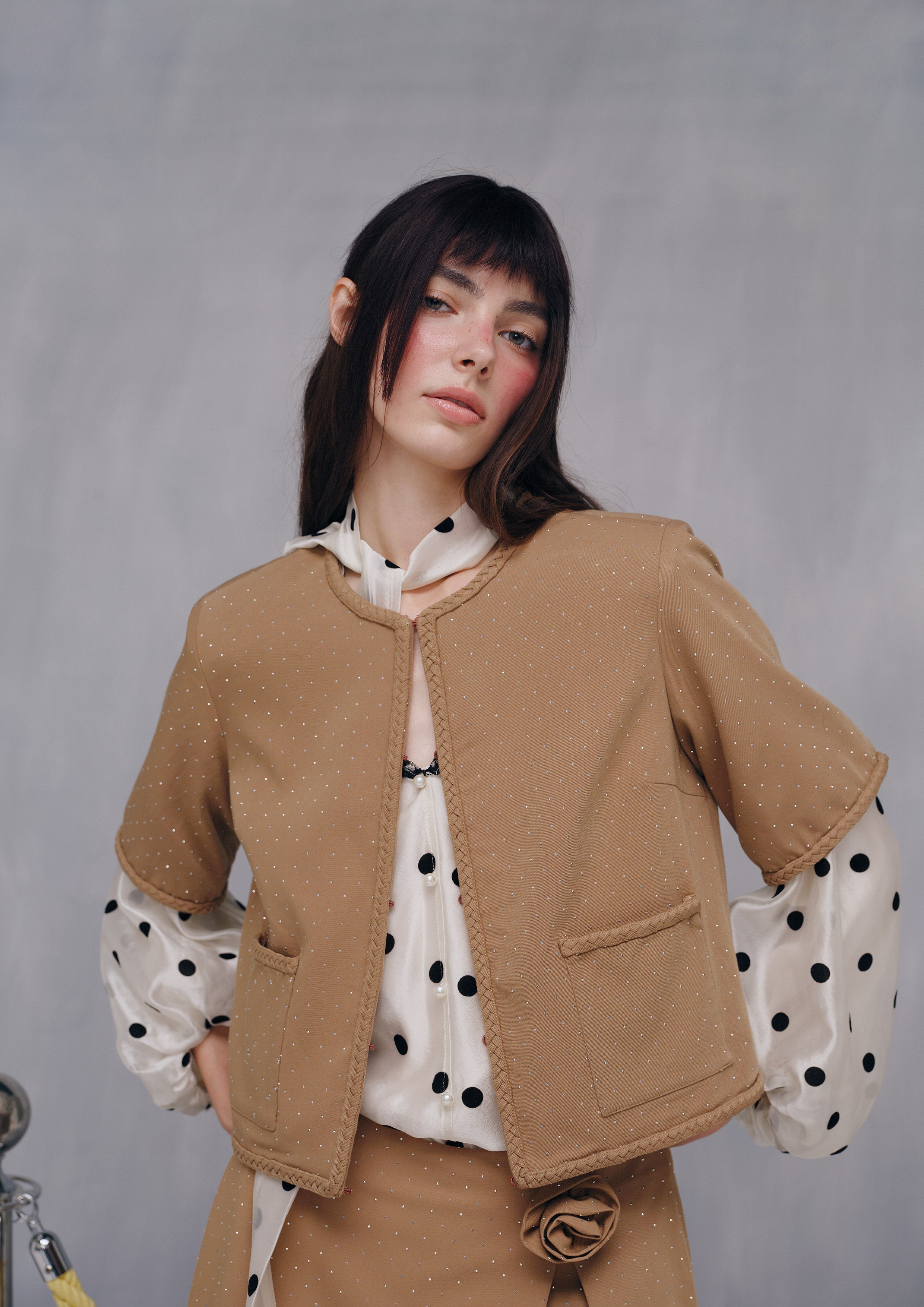 เสื้อแจ็คเก็ตแขนสั้นแต่งขอบสานเปีย คอลเลกชัน La Femme Demure