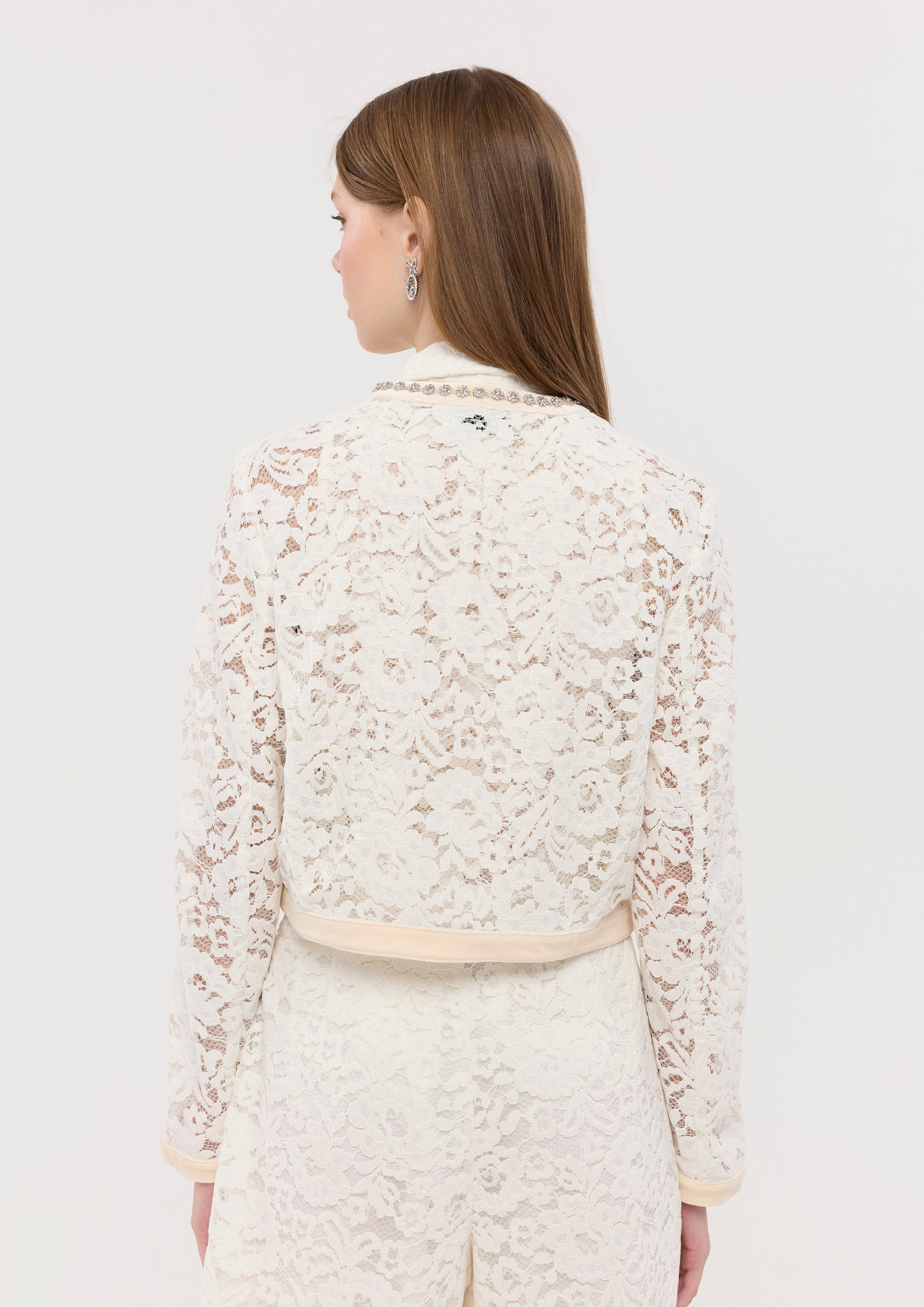 เสื้อแจ็คเก็ตครอปผ้าลูกไม้แต่งคริสตัล คอลเลกชัน Sweet Nothing
