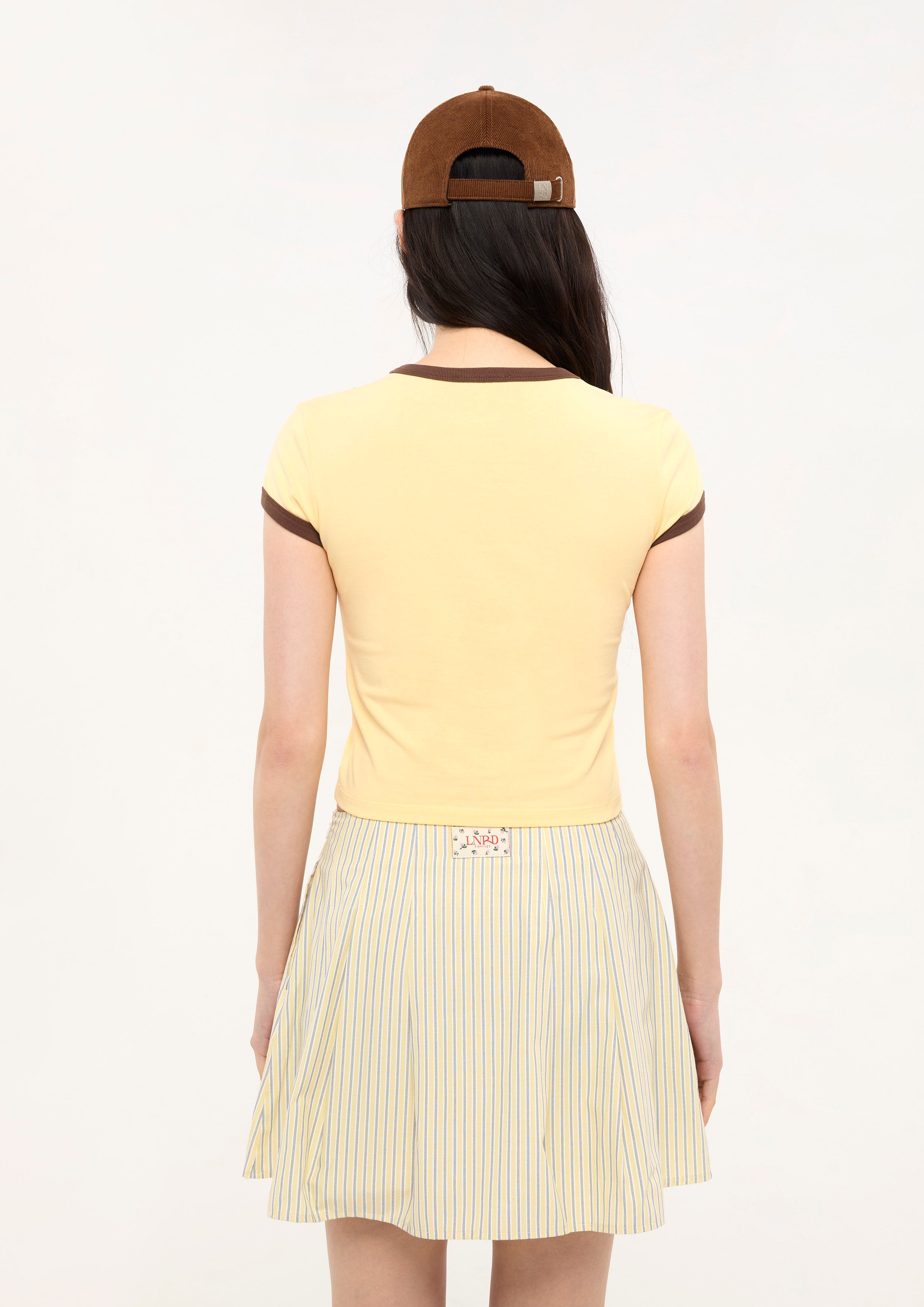 เสื้อยืดครอปแขนสั้นพิมพ์ลาย คอลเลกชัน LNRD Signature