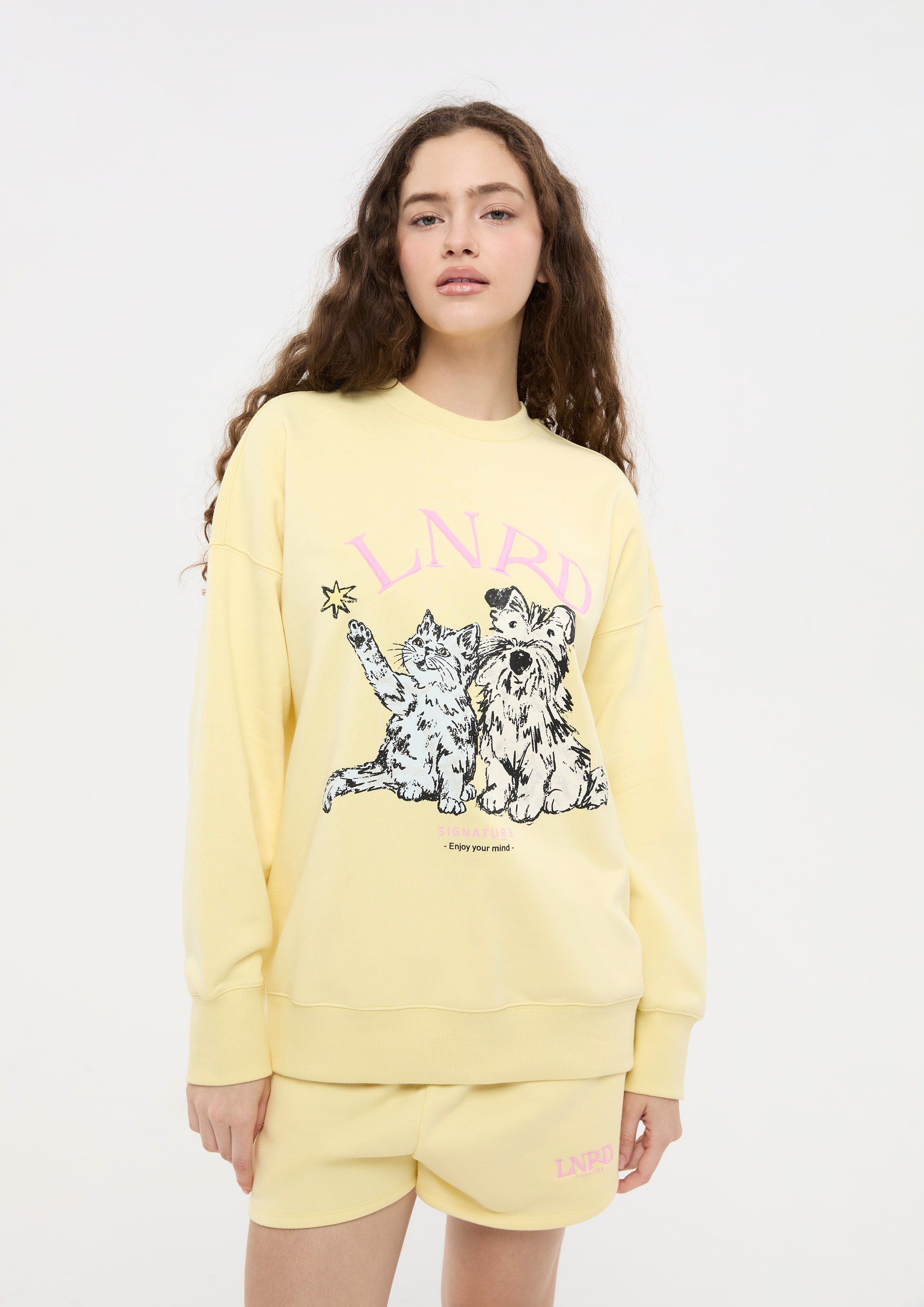 เสื้อพูลโอเวอร์แขนยาวพิมพ์ลาย คอลเลกชัน LNRD Signature