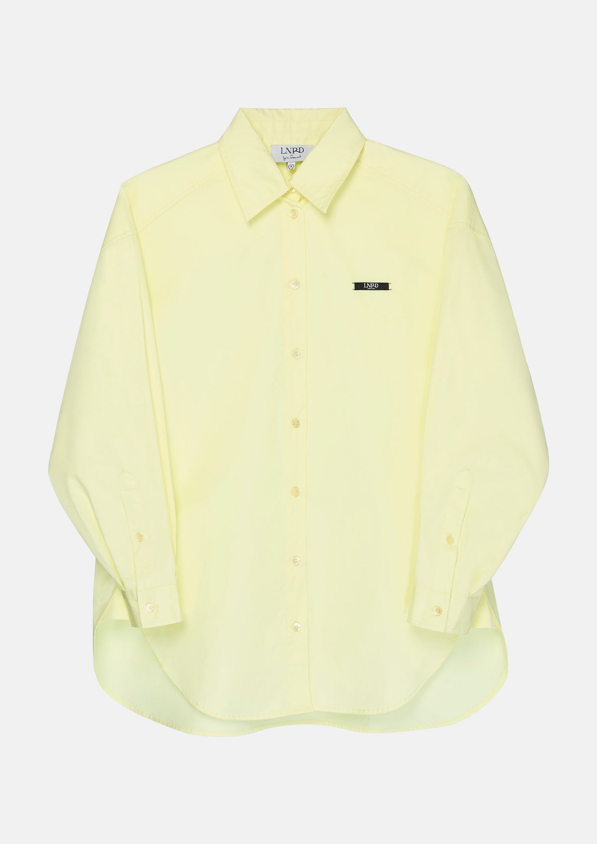 เสื้อเชิ้ตแขนยาวทรงรีแล็กซ์แต่งแพทข์โลโก้ คอลเลกชัน LNRD Signature