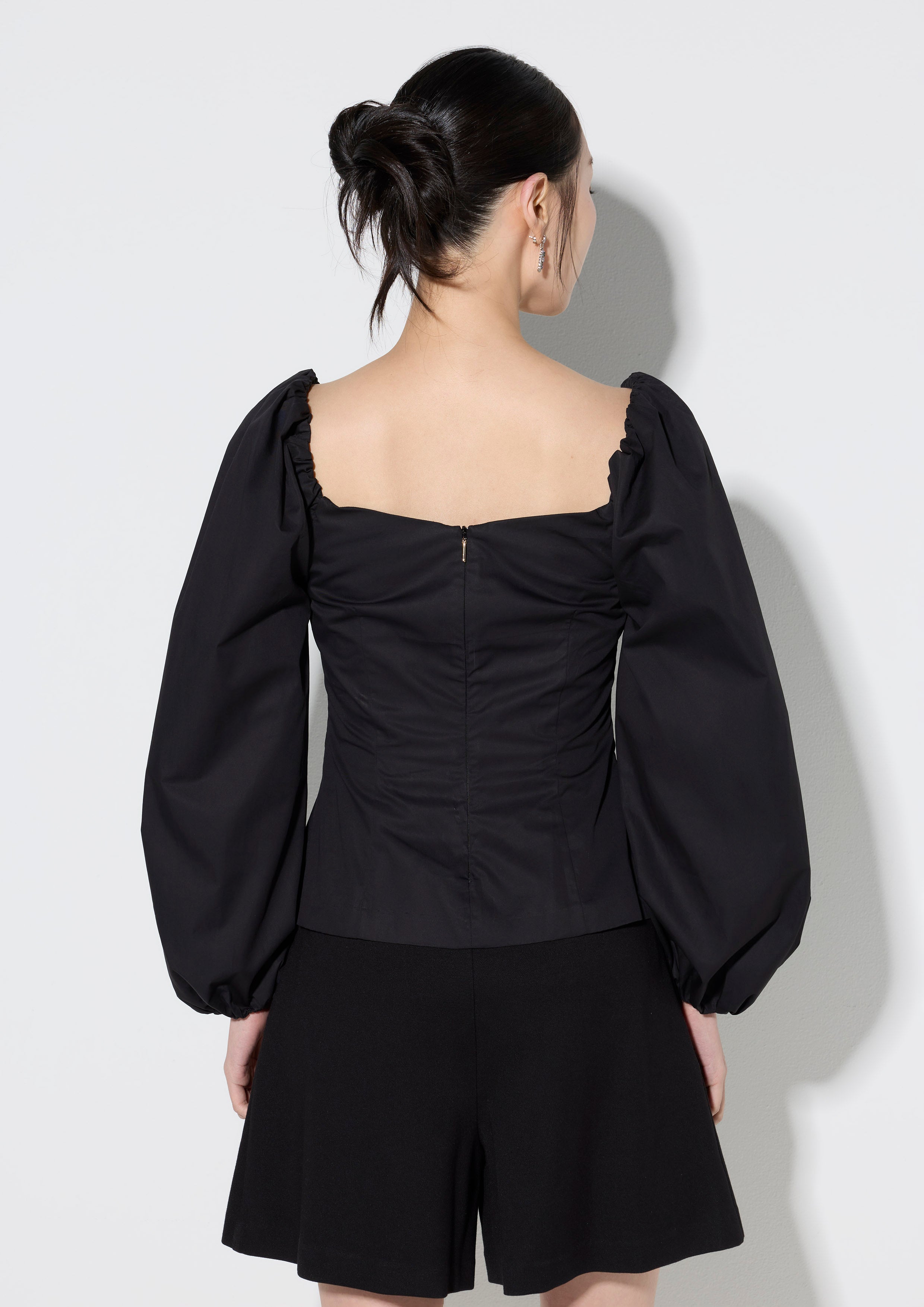 เสื้อเบลาส์แขนพองยาว คอลเลกชัน Arcadia