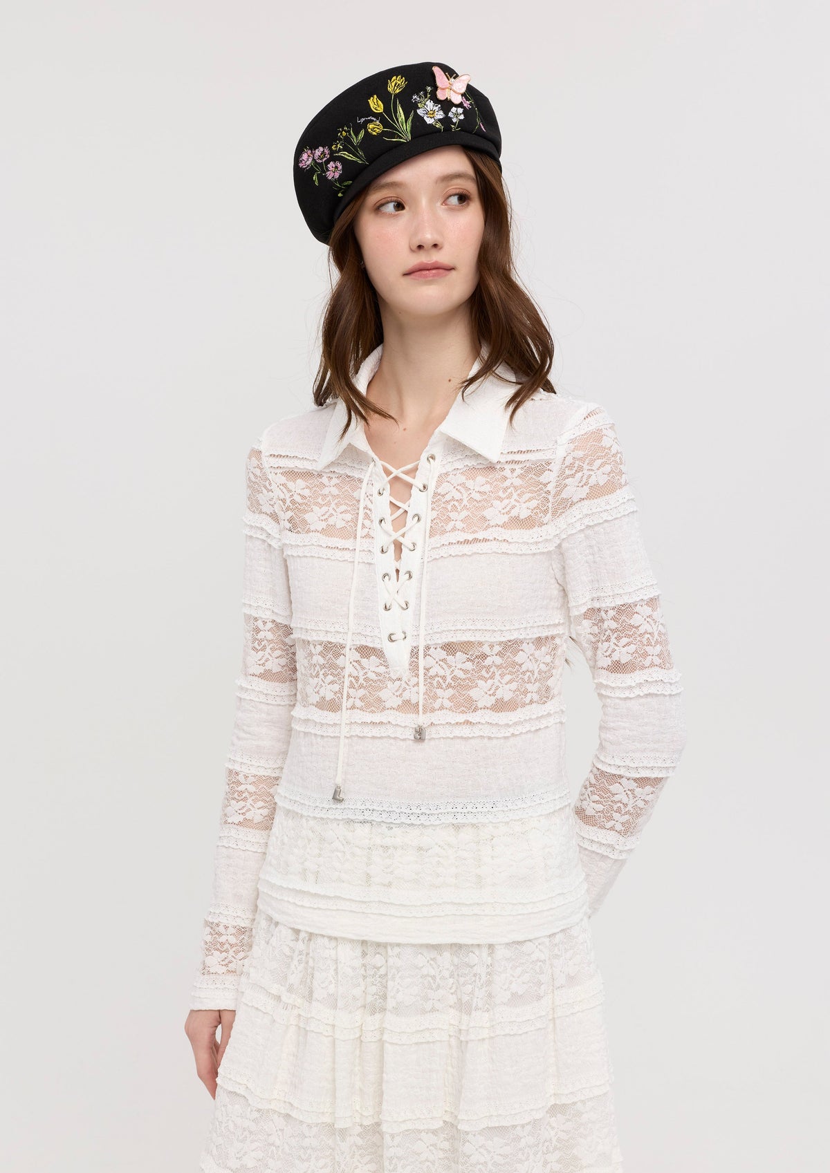 เสื้อแขนยาวผ้าลูกไม้ คอลเลกชัน Nomad's Grace
