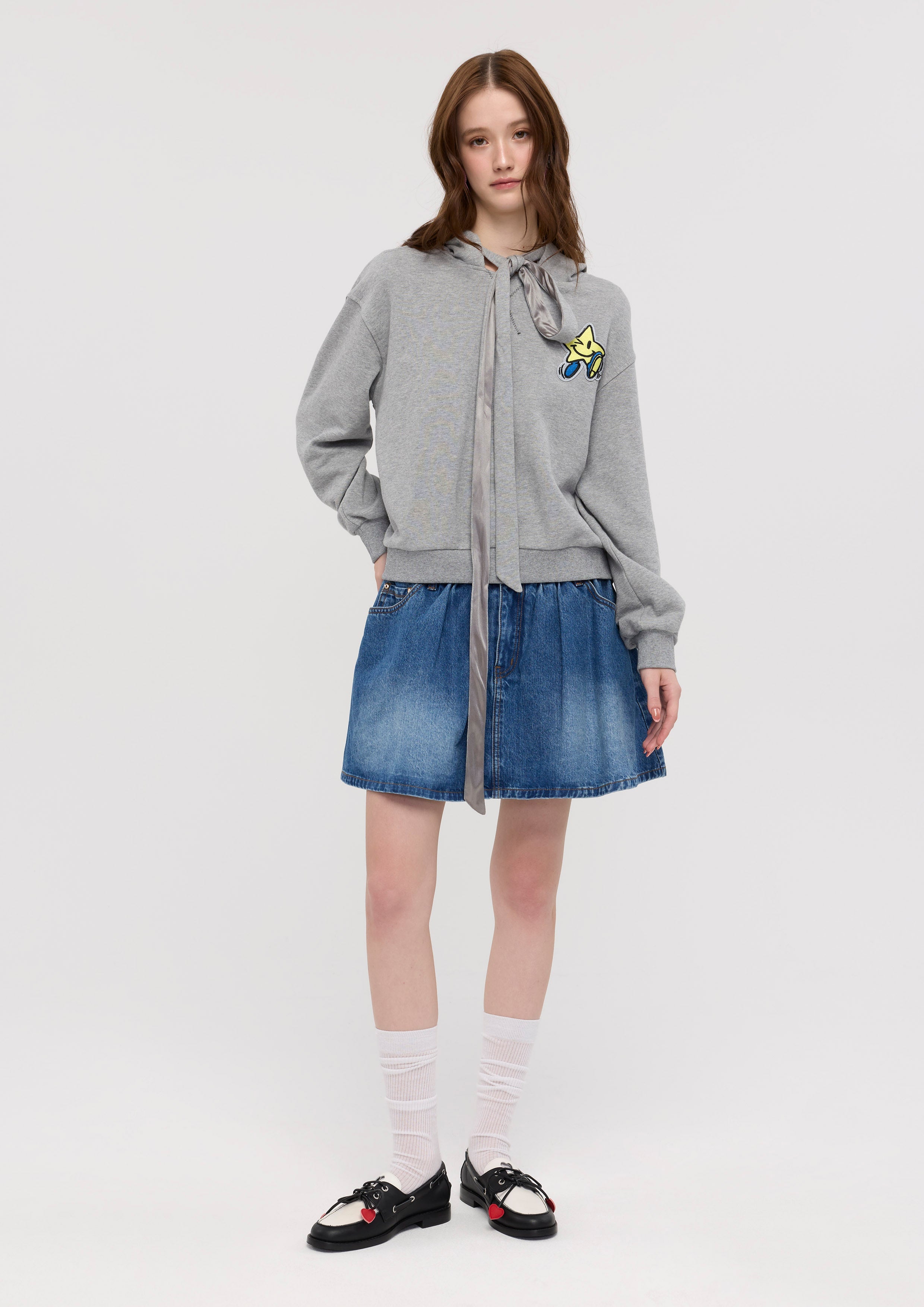 เสื้อพูลโอเวอร์ฮู้ดดี้แต่งแพทช์ คอลเลกชัน Mild Moment