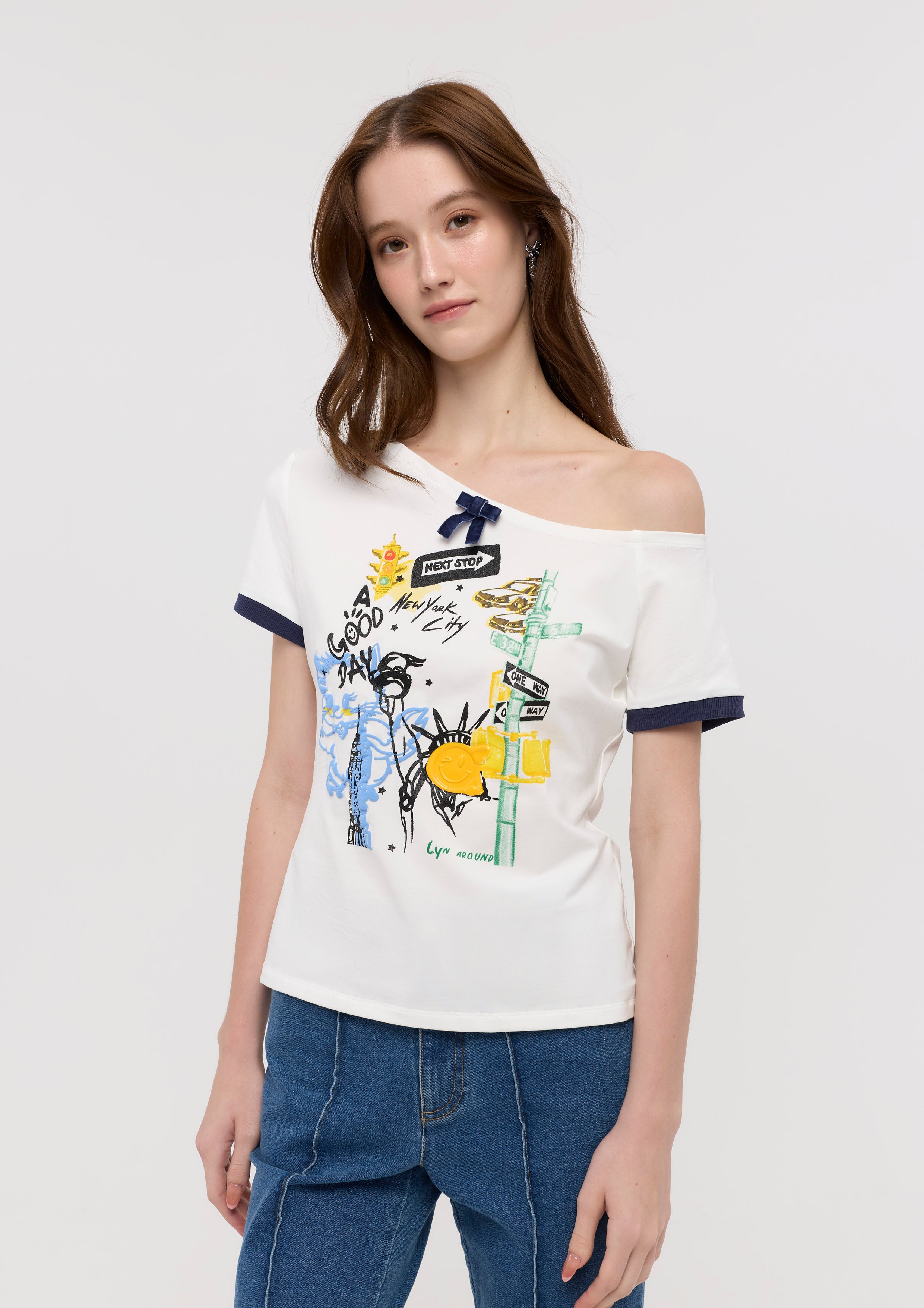 เสื้อแขนสั้นปาดไหล่พิมพ์ลาย คอลเลกชัน Mild Moment