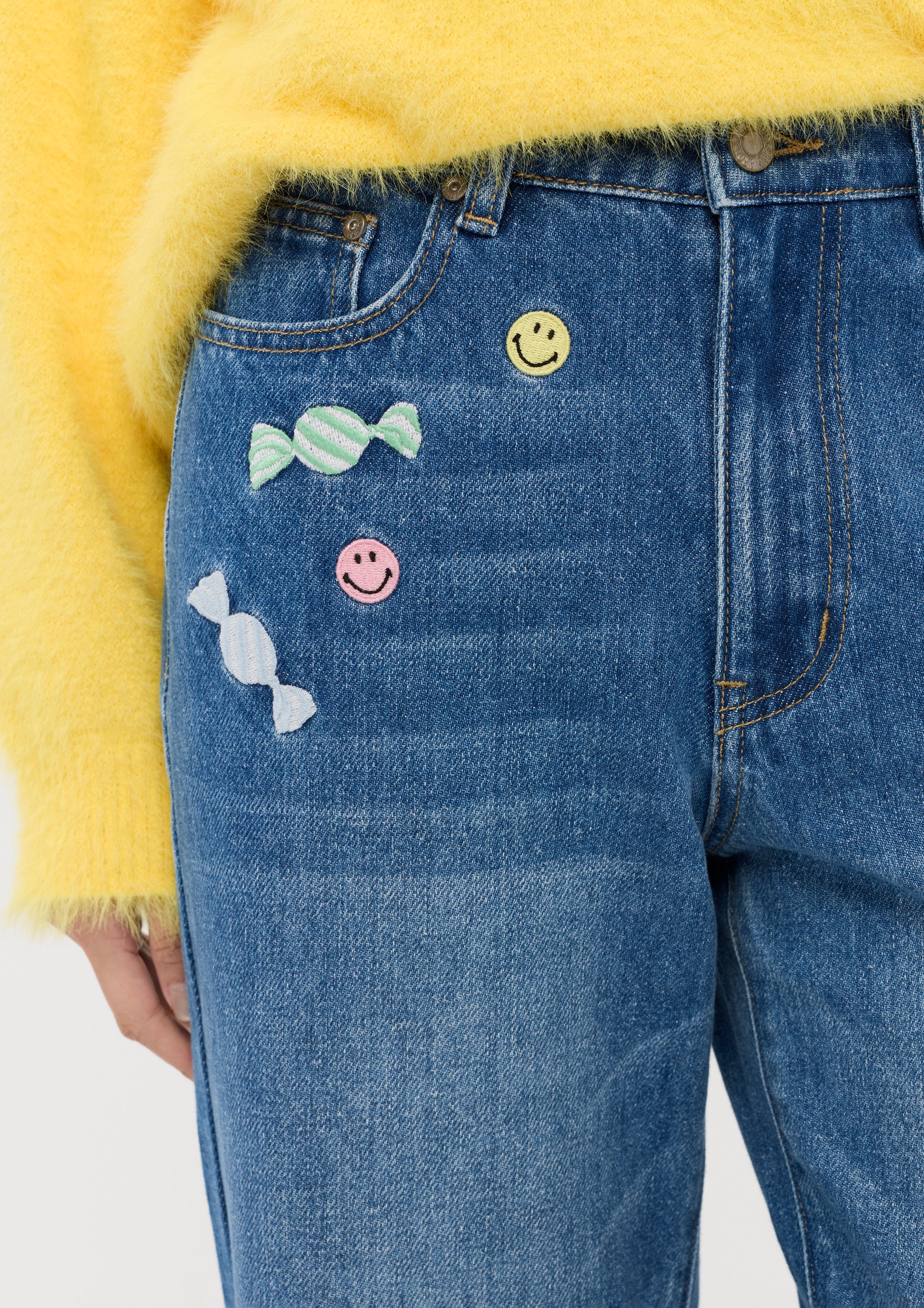 กางเกงเดนิมขายาวปักลาย คอลเลกชัน Lyn around x SMILEY