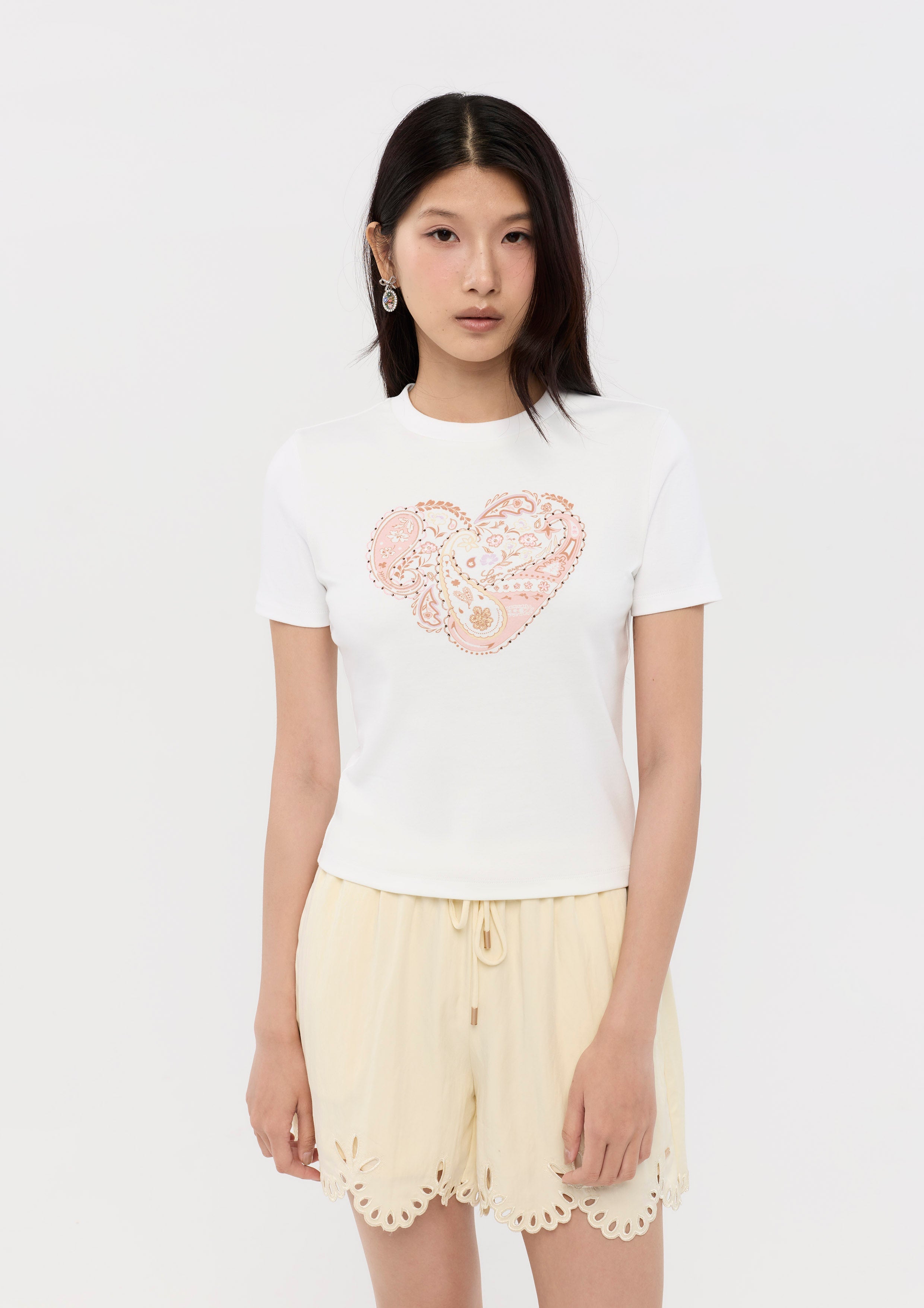 เสื้อยืดครอปแขนสั้นพิมพ์ลาย คอลเลกชัน Nomad's Grace