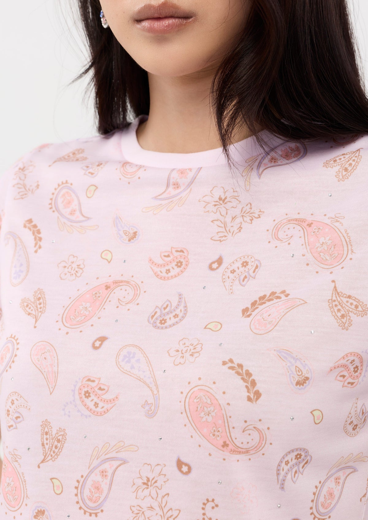 เสื้อยืดครอปแขนสั้นพิมพ์ลาย คอลเลกชัน Nomad's Grace