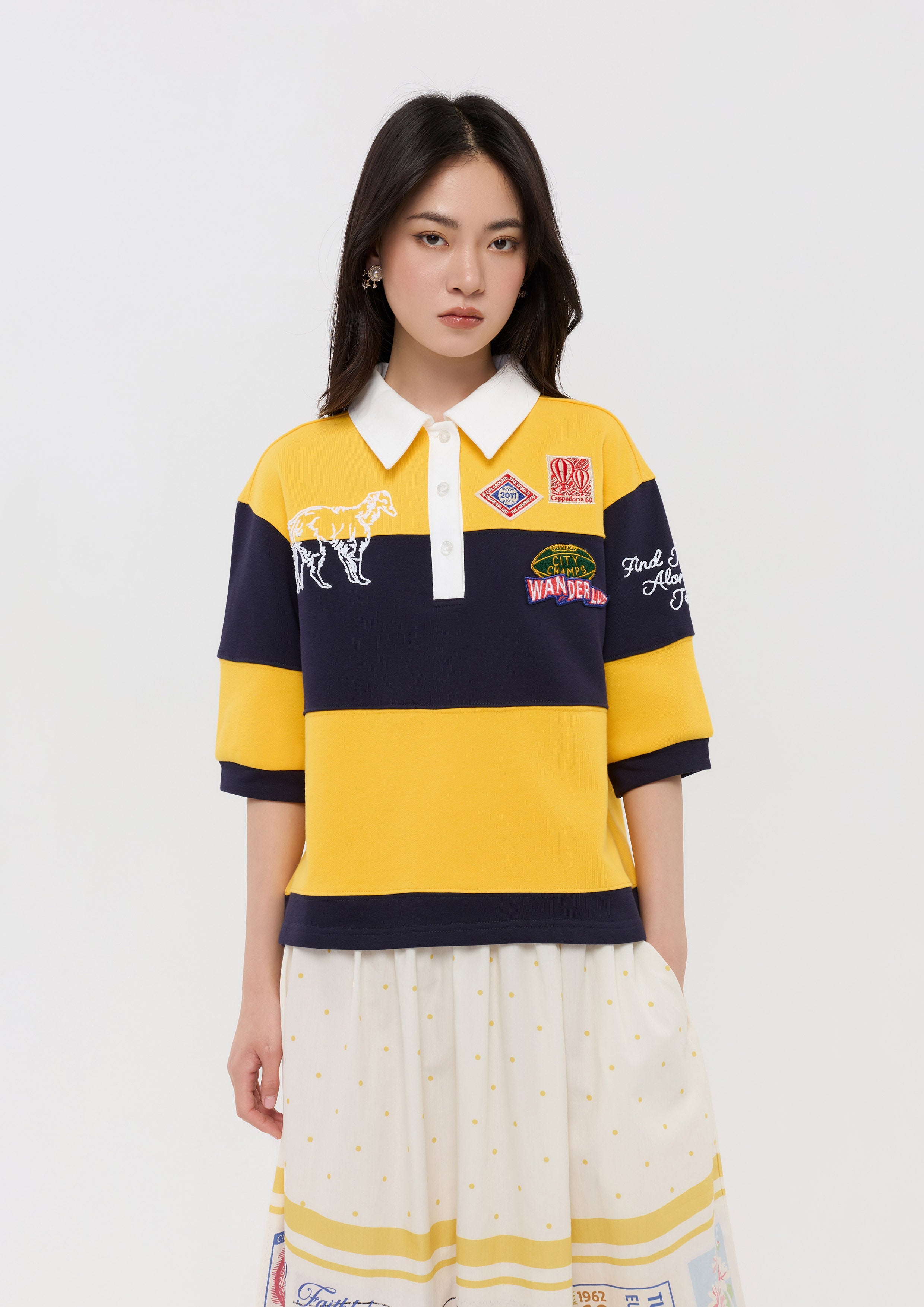เสื้อโปโลลายทางปักลายแต่งแพทช์ คอลเลกชัน The Wandering Remix
