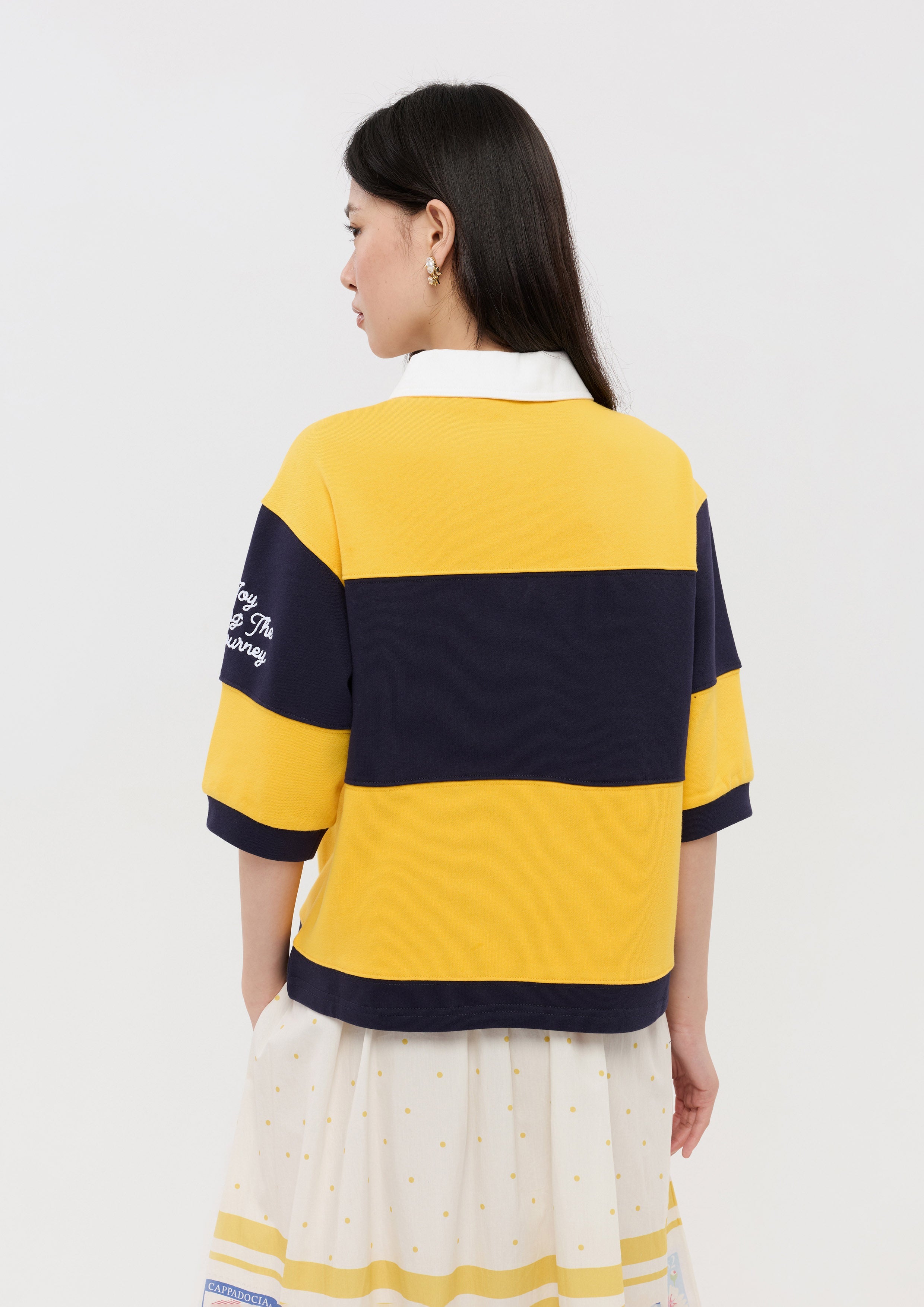 เสื้อโปโลลายทางปักลายแต่งแพทช์ คอลเลกชัน The Wandering Remix